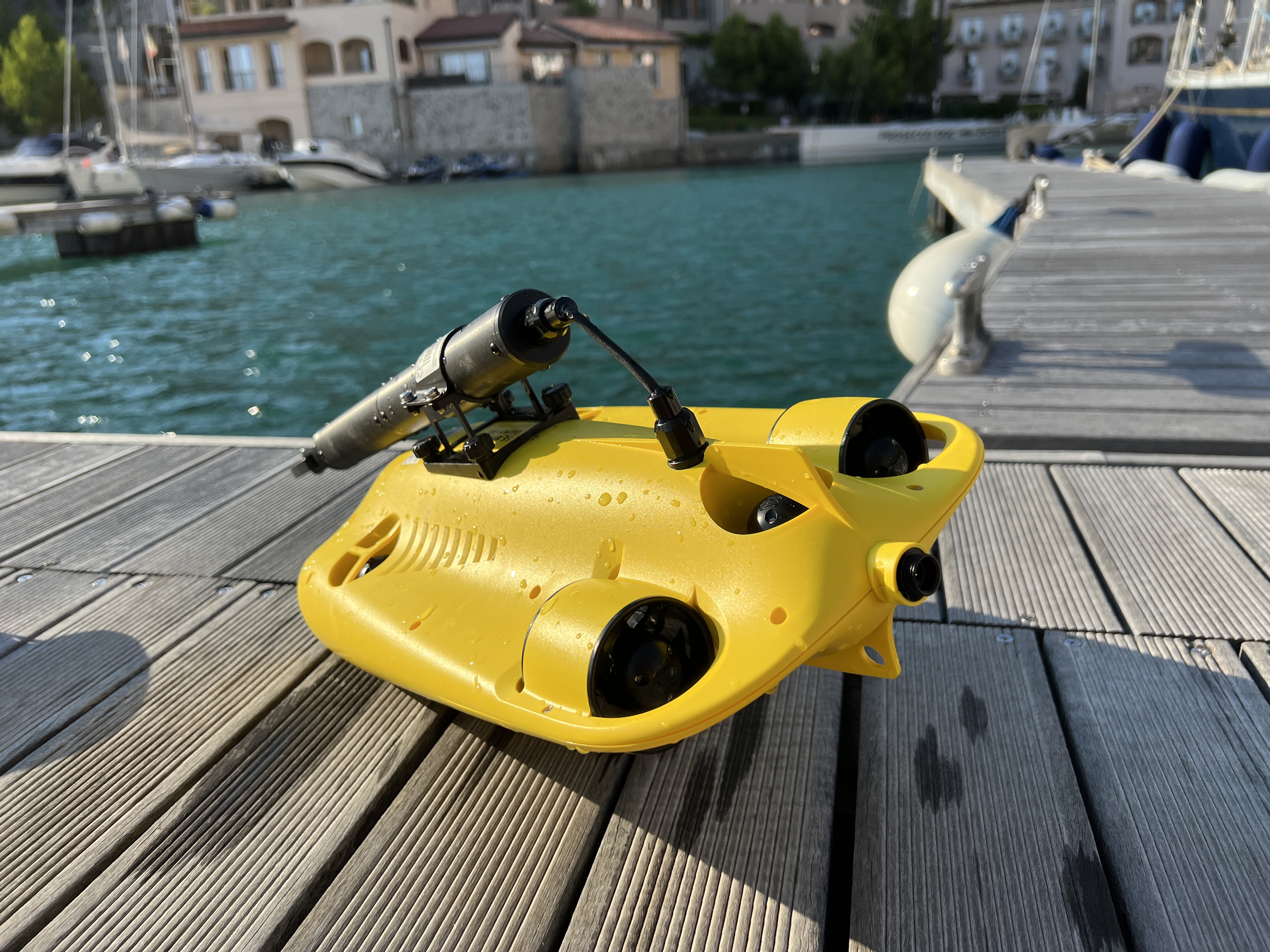 underwater drone side view