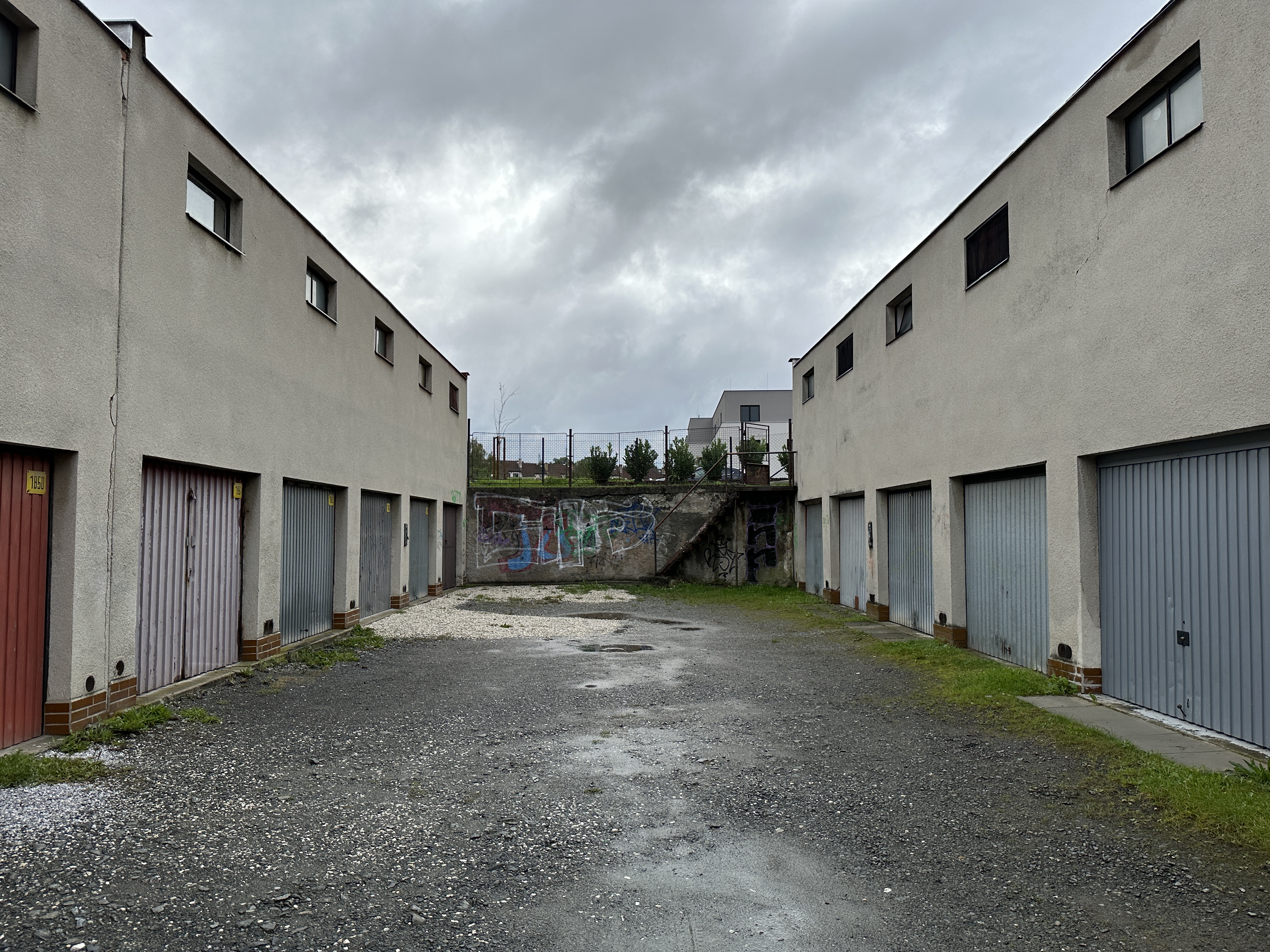 garage alley graffiti