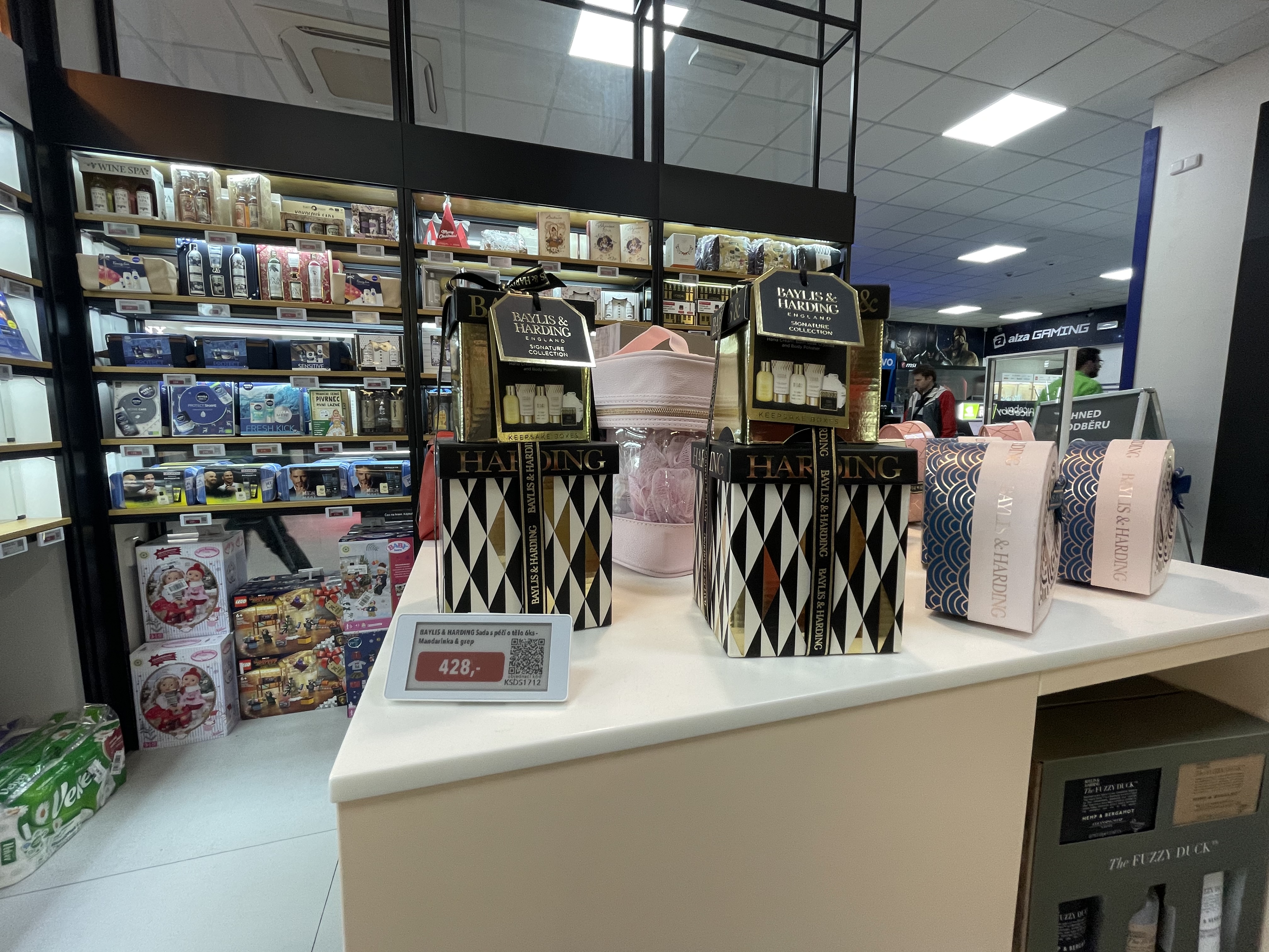 beauty gift sets display