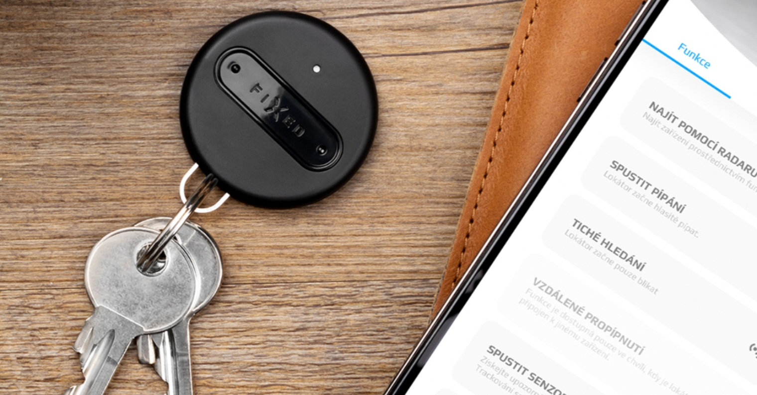 keychain tracker and smartphone