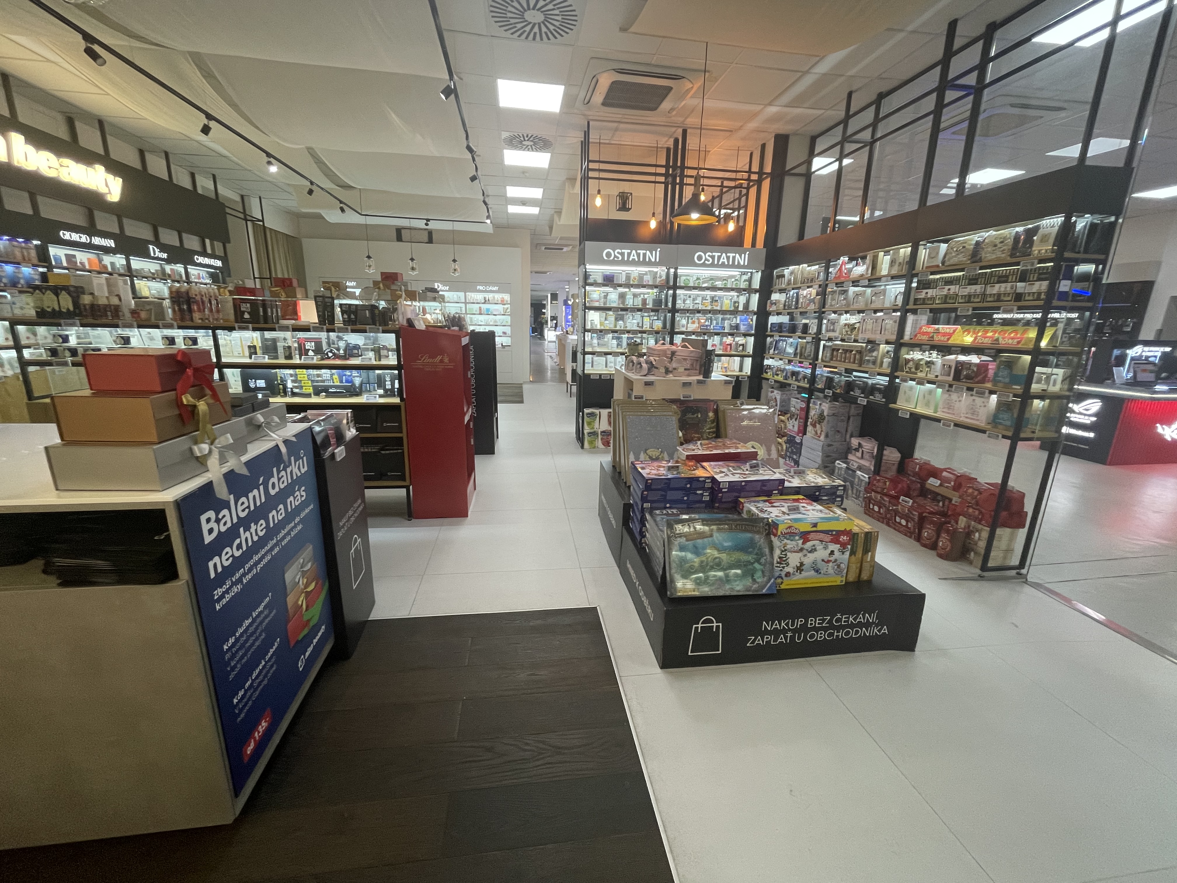 store interior gift display