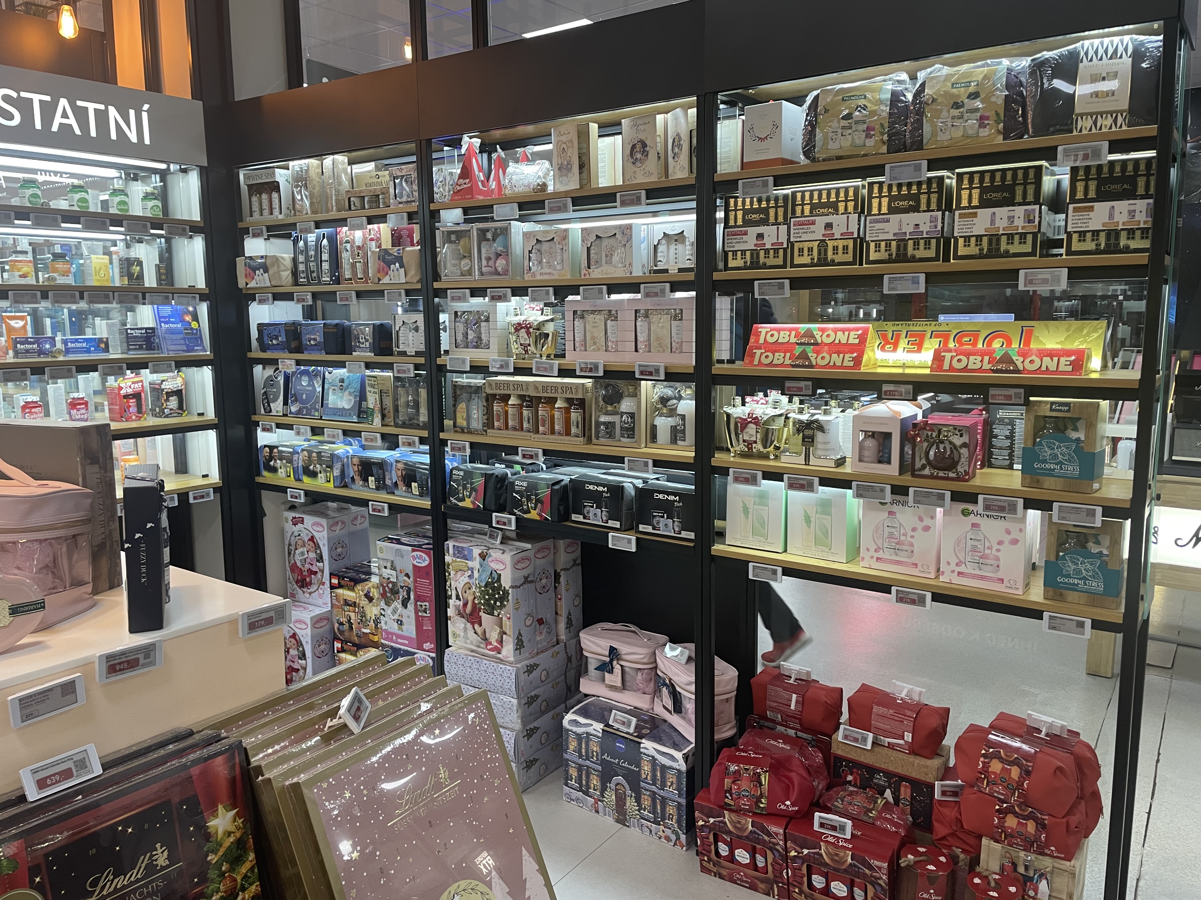 store shelves gift sets