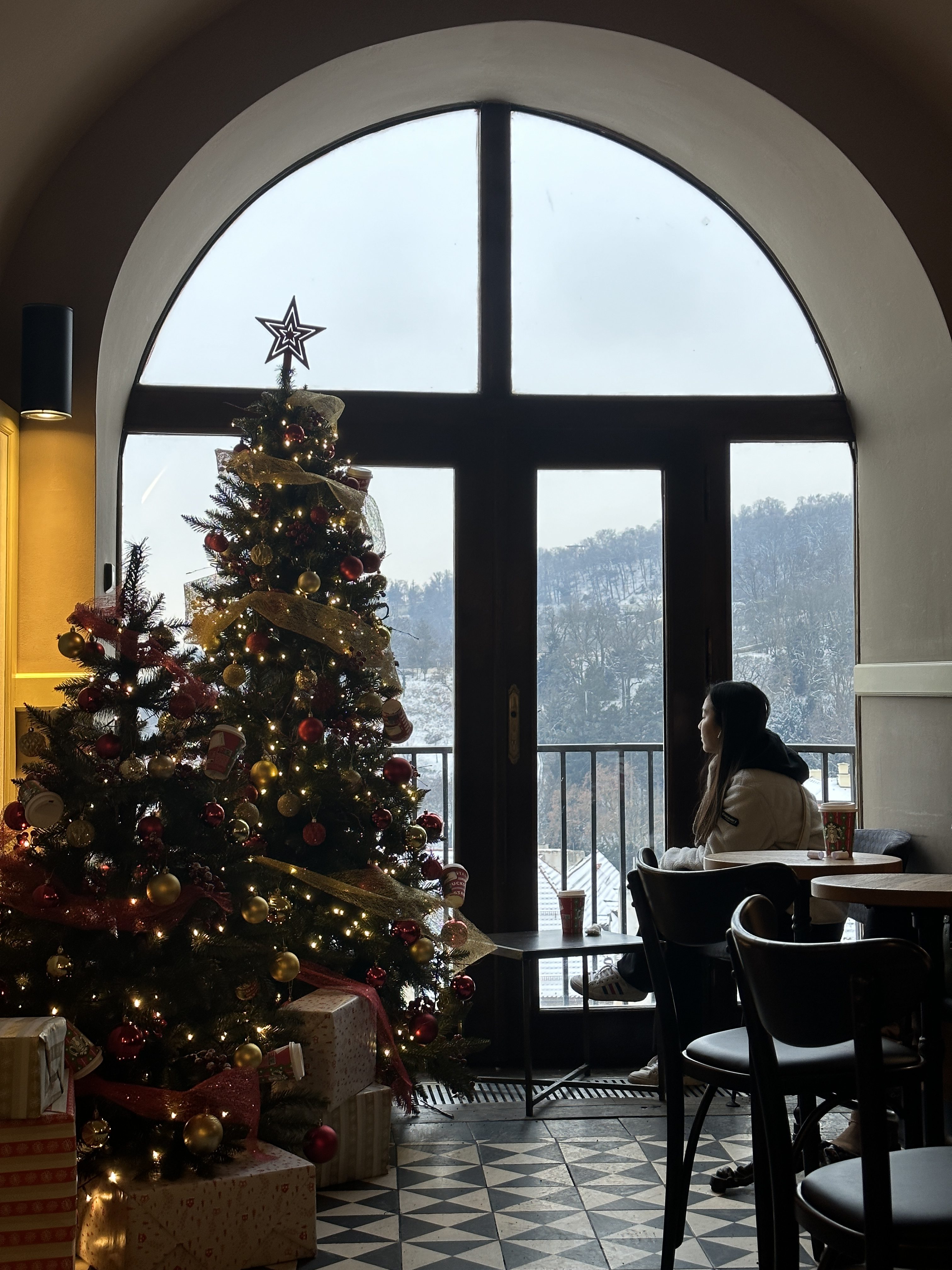 cozy cafe christmas decor