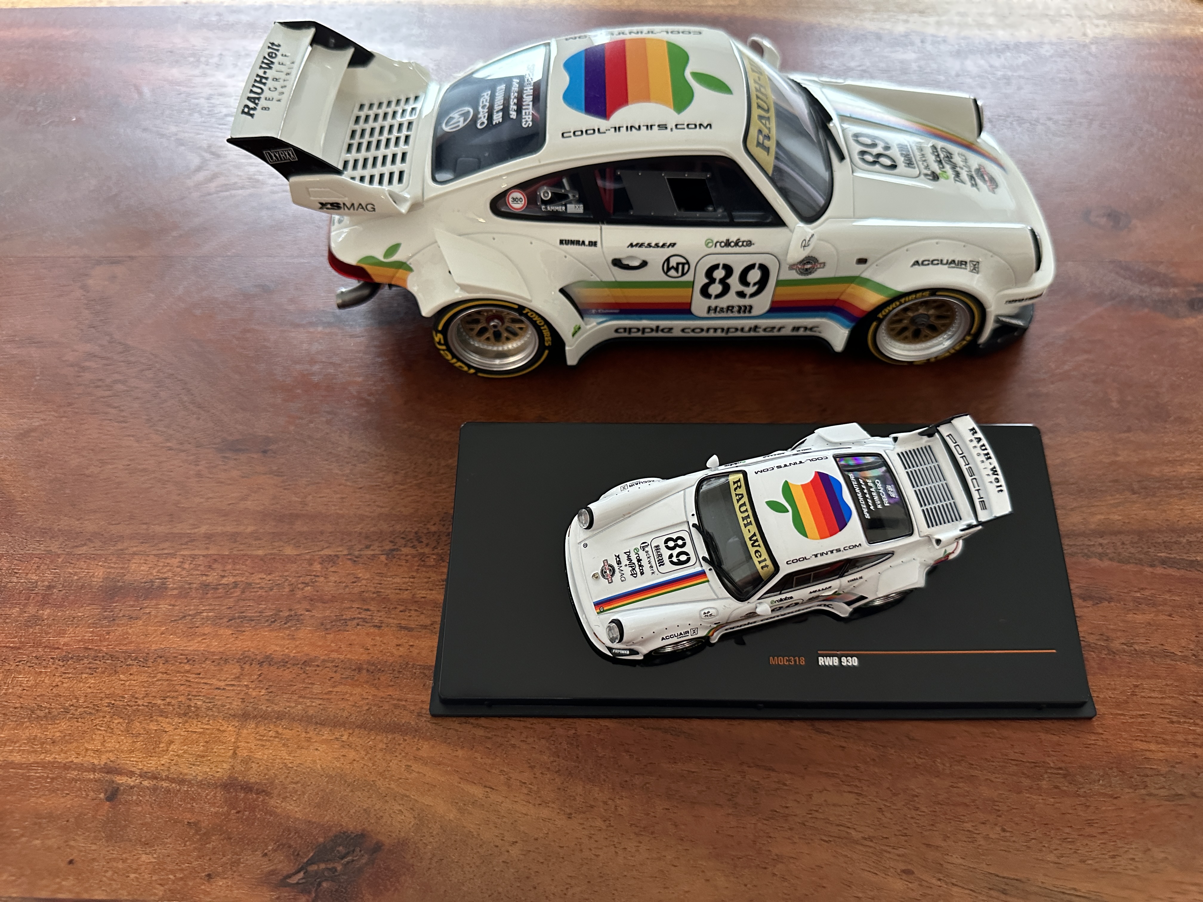 ポルシェ RWB 930 レビュー #89 Apple コンピュータ株式会社1:43 は