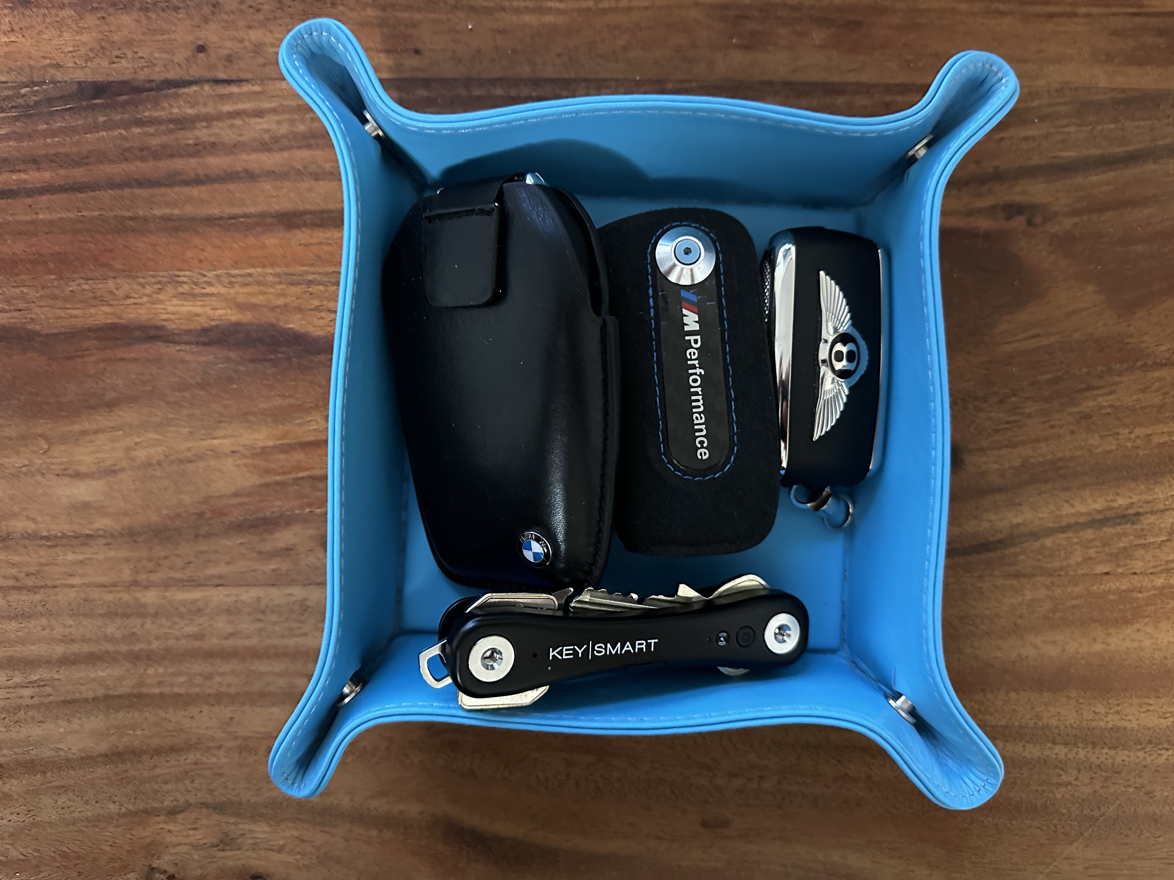 keysmart in blue tray