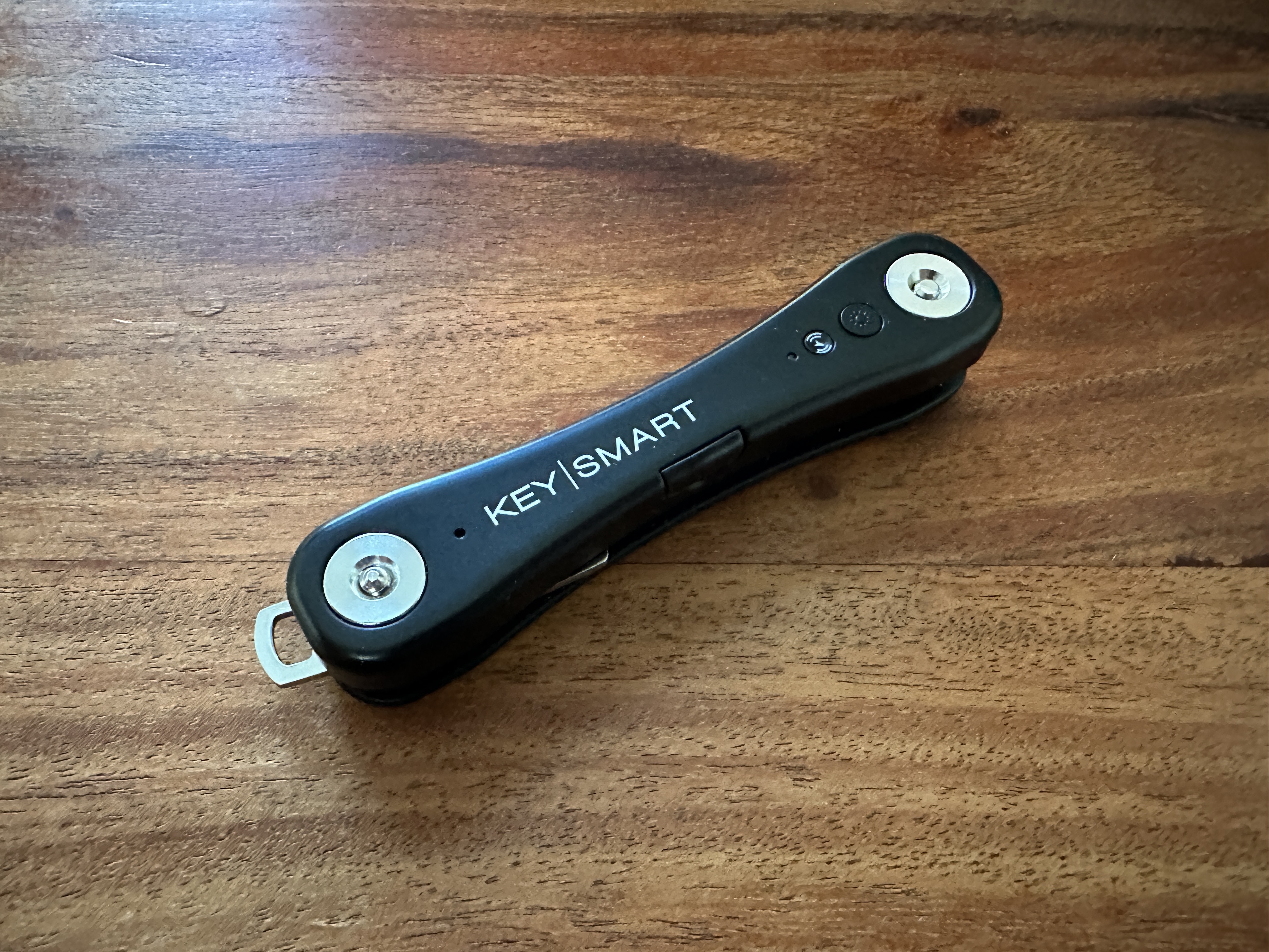 keysmart on wooden table