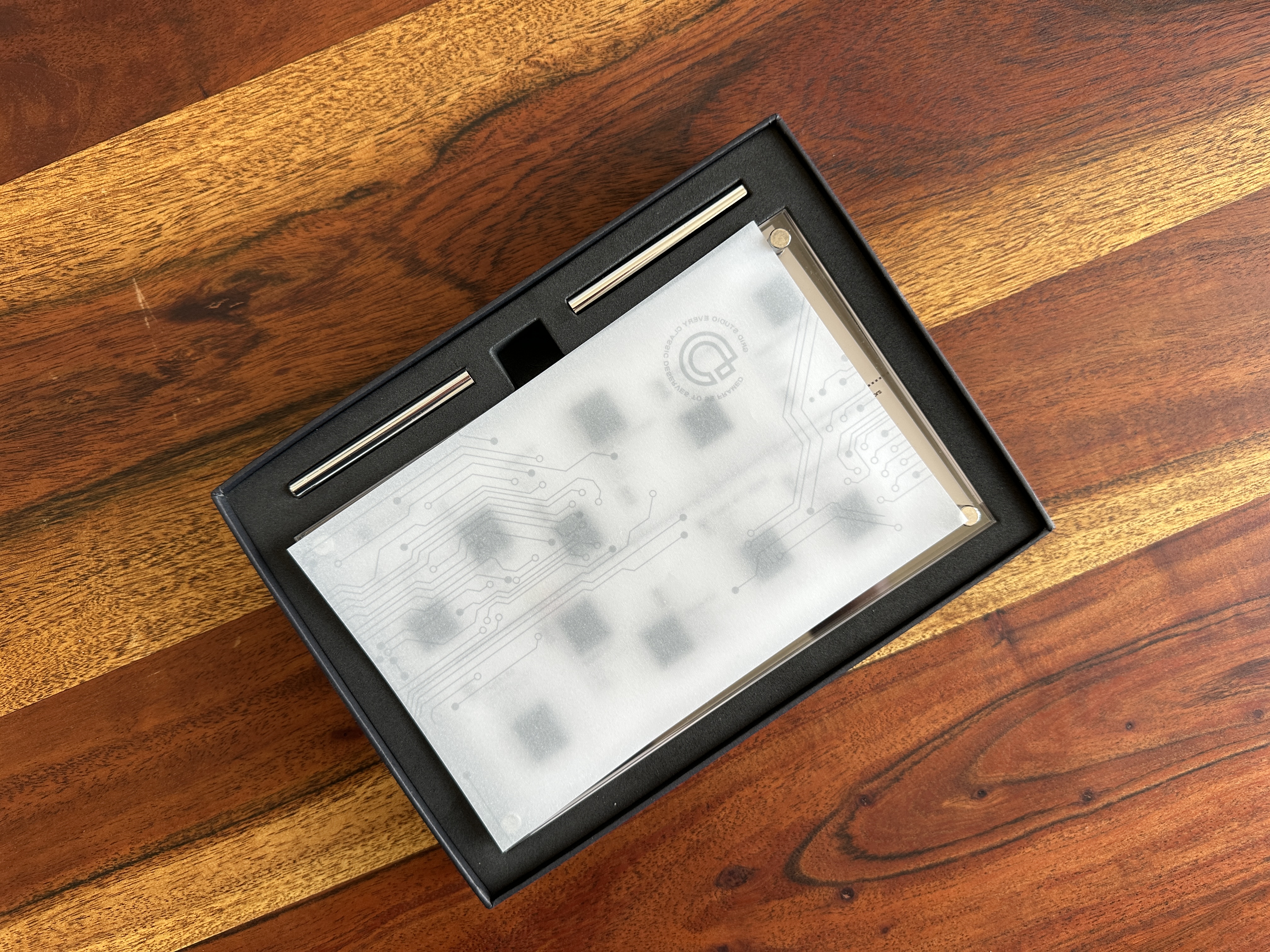 apple chip display back