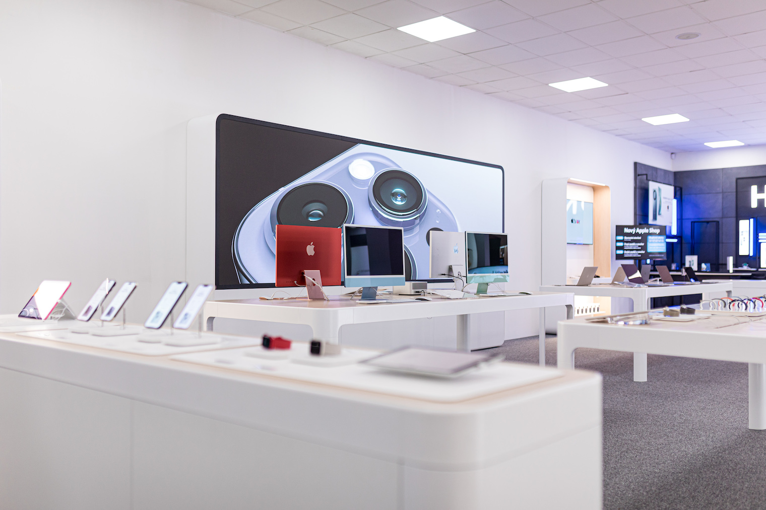 apple products display