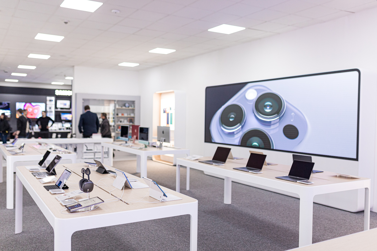 apple products store layout