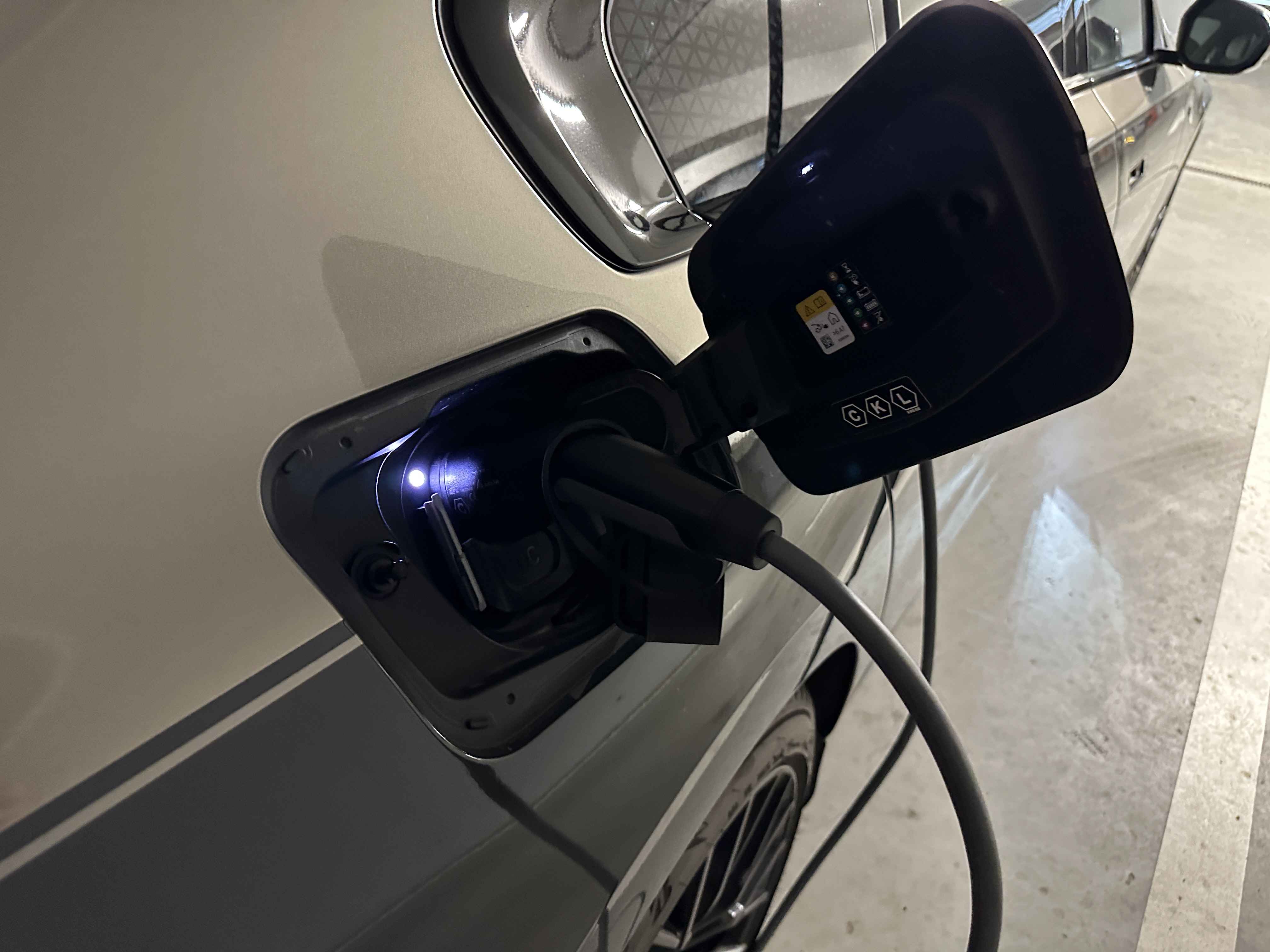 electric car charging port