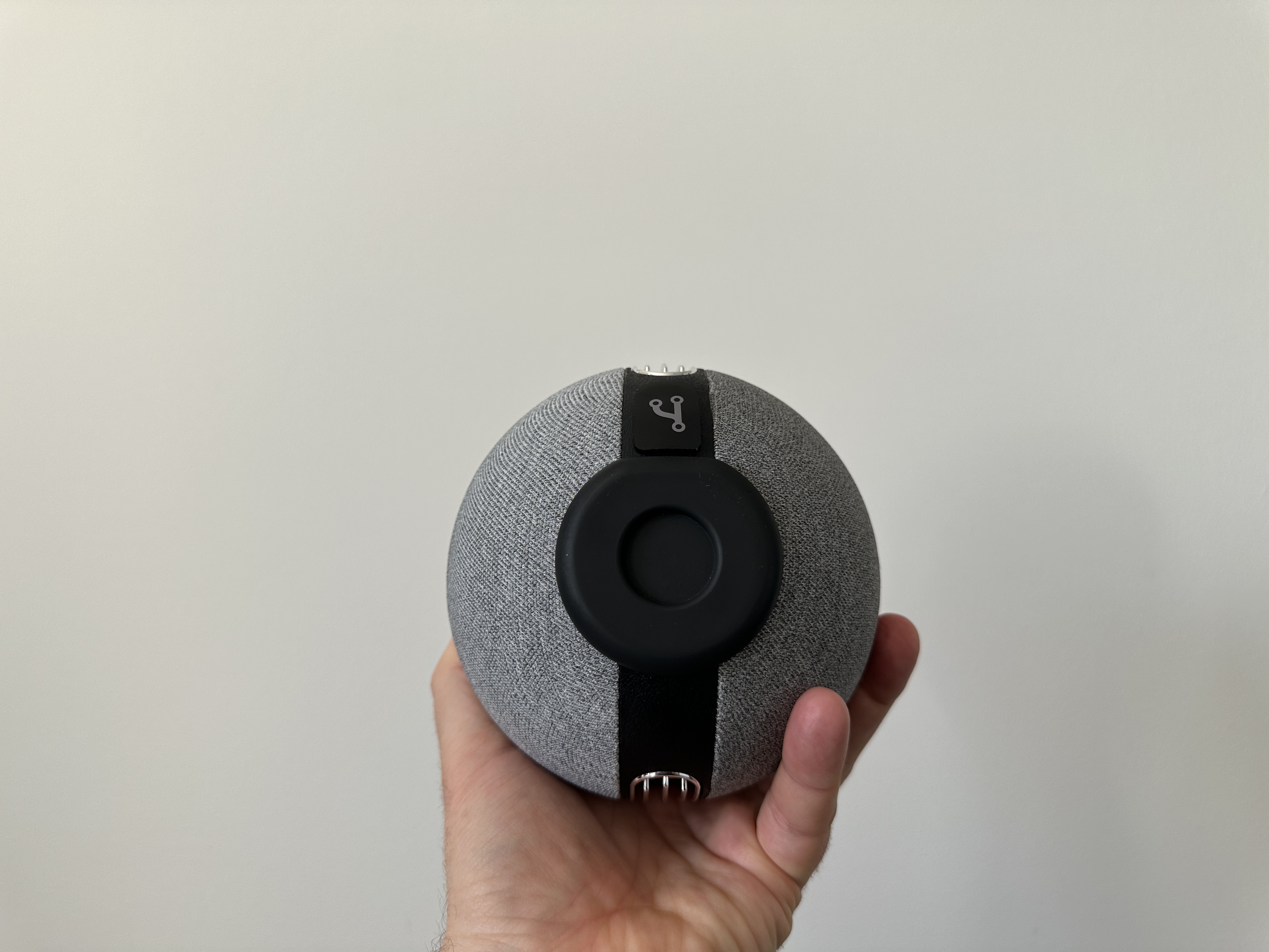 round speaker bottom view