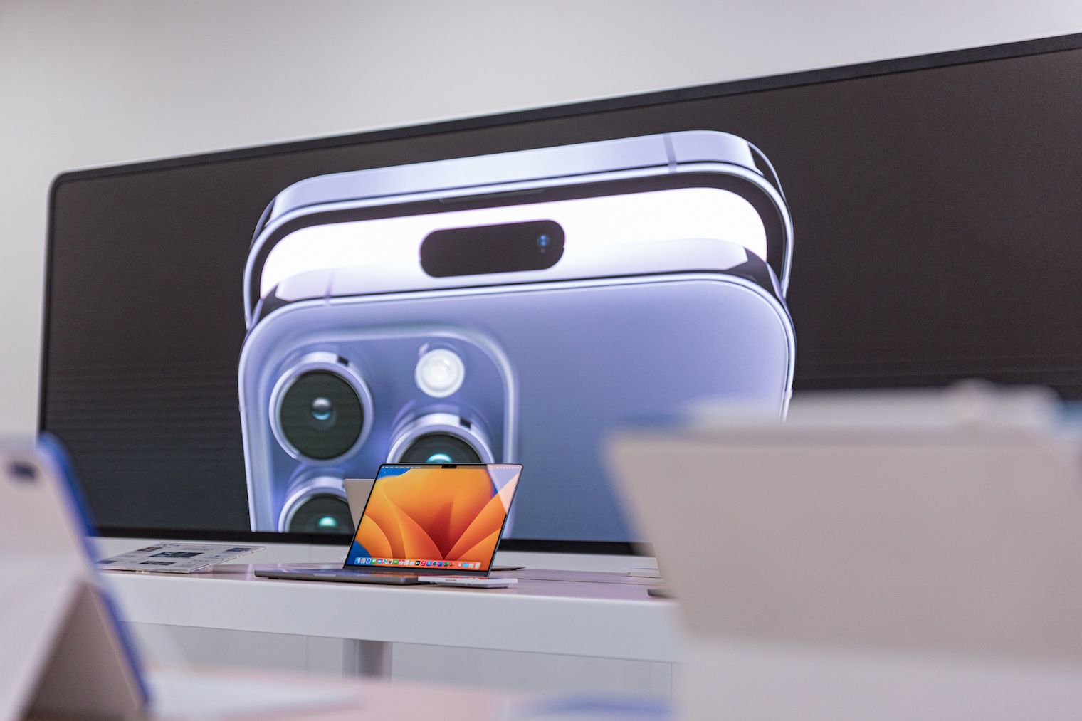 smartphone display with large screen