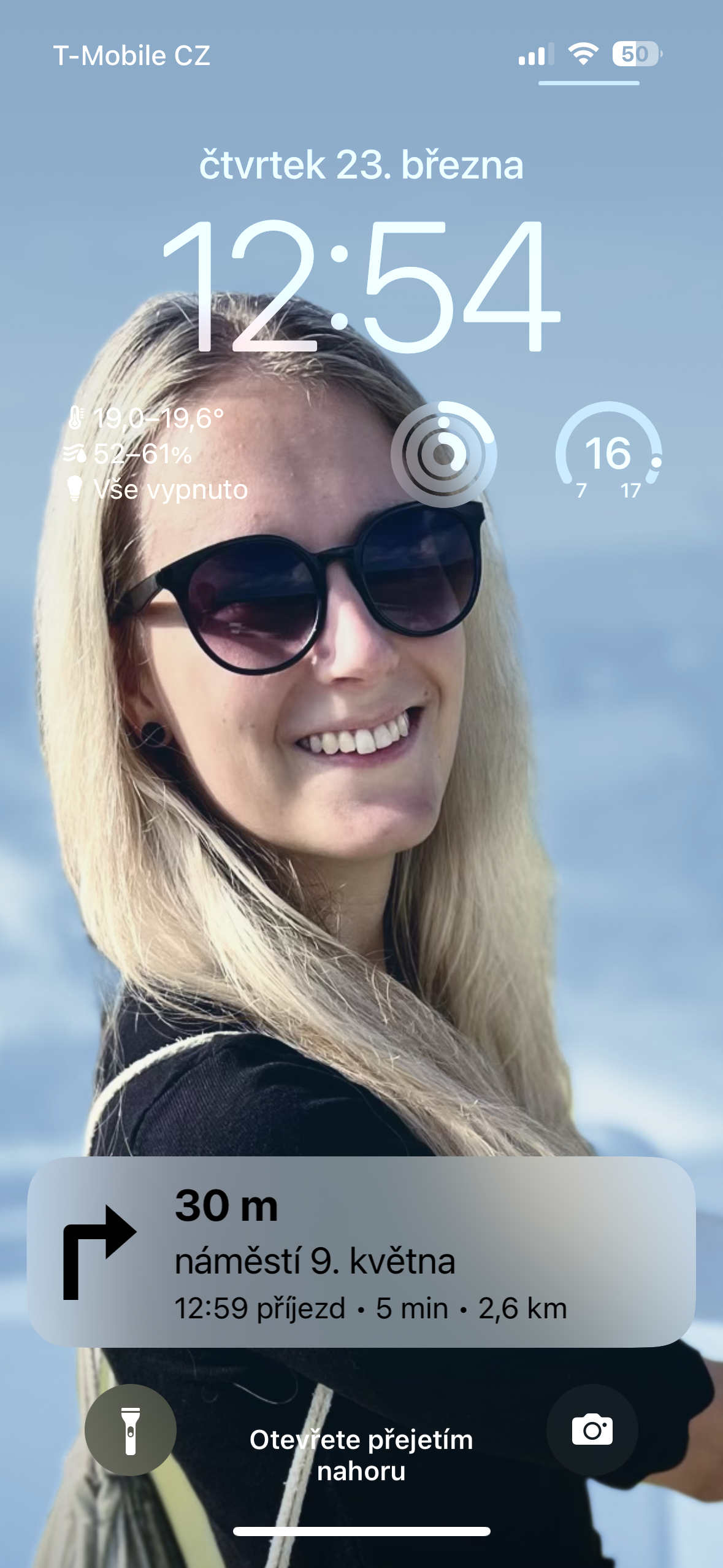 smartphone lock screen