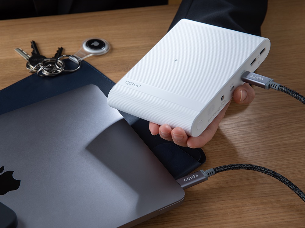Epico Multifunctional Laptop Power Bank mac Epico Multifunctional Laptop Power Bank