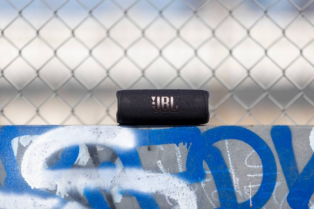 Nejlepší přenosný reproduktor JBL Flip 6 nyní pořídíte za bezkonkurenční cenu