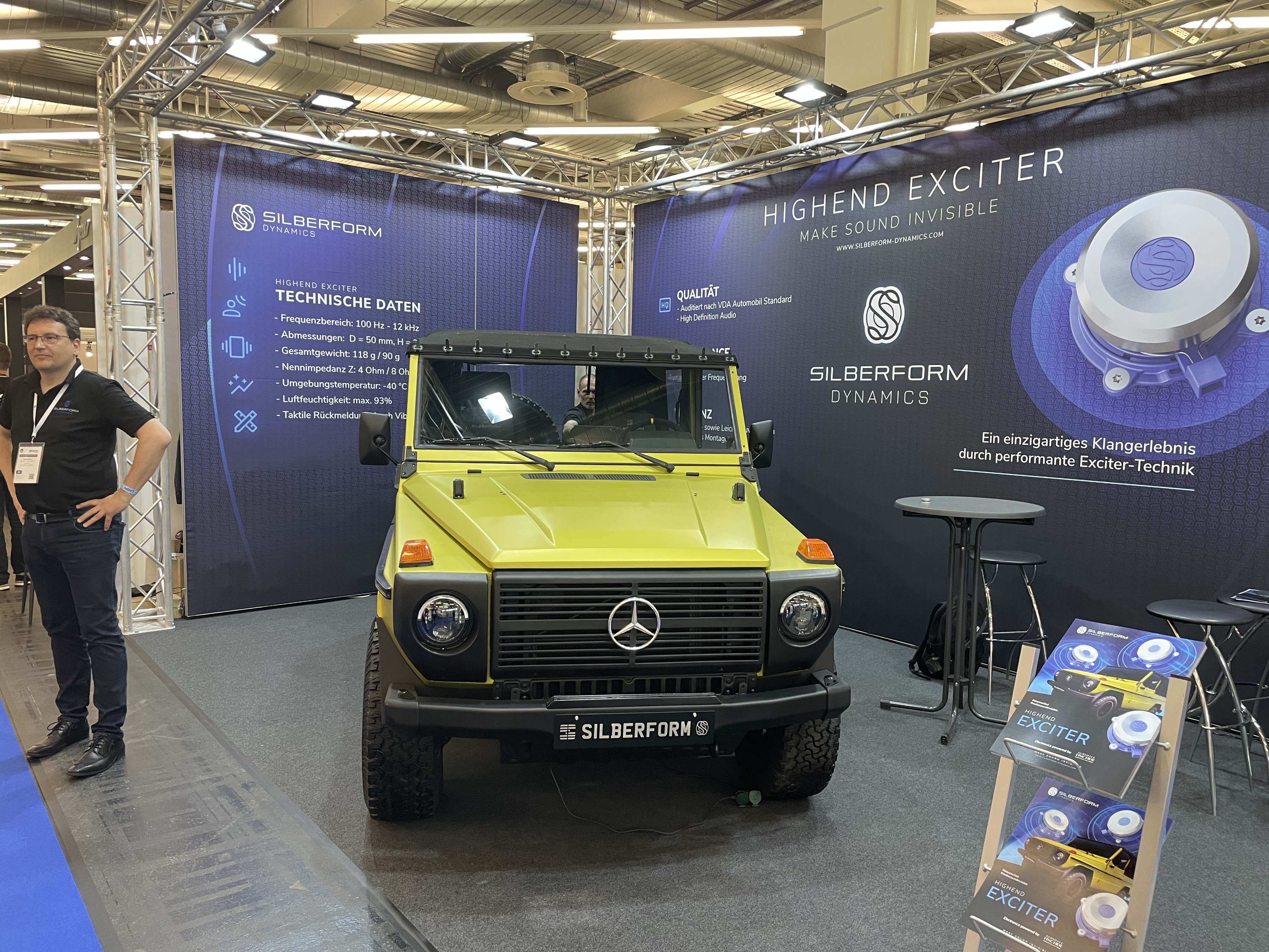 green offroad vehicle display