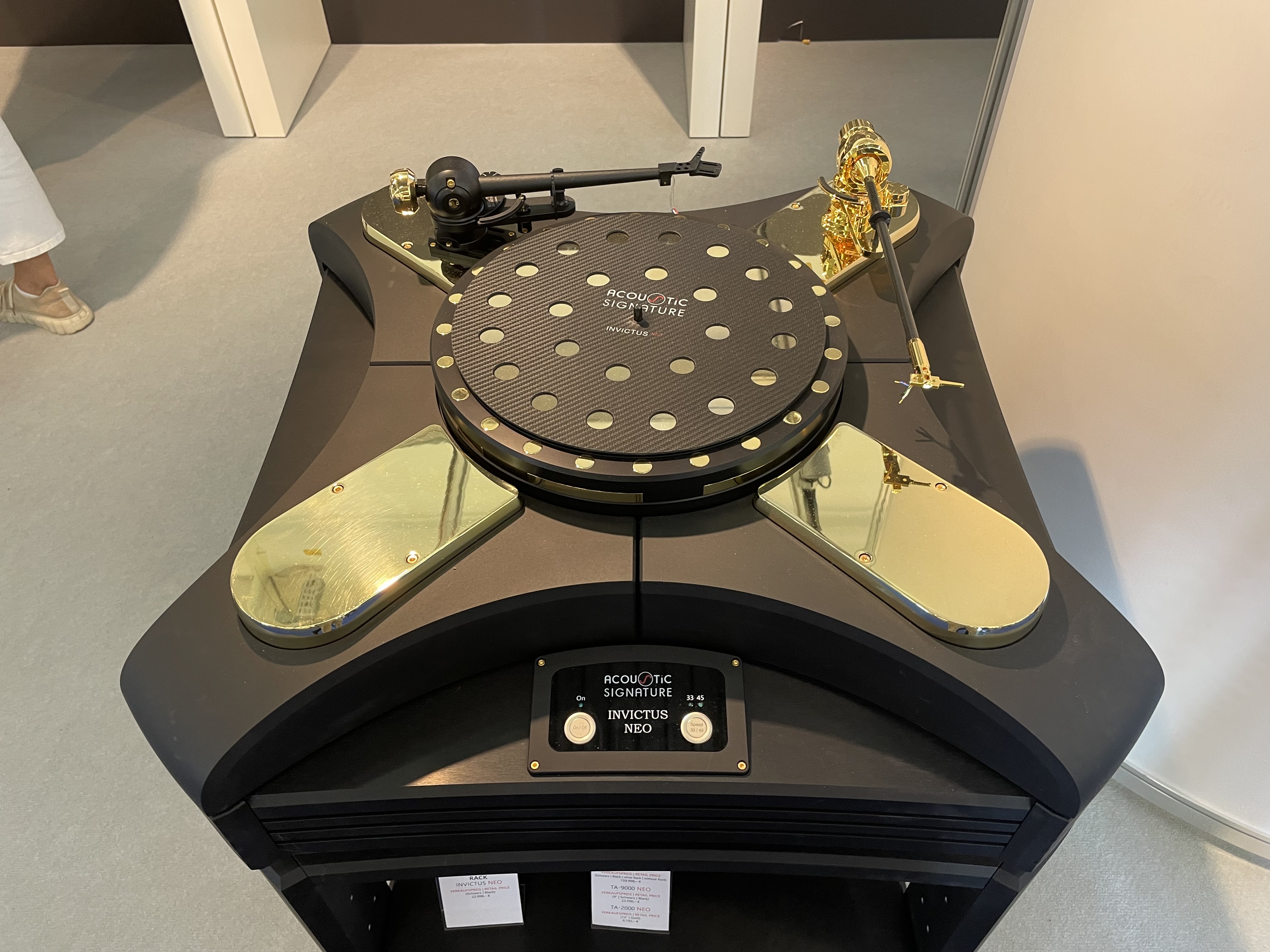 high end turntable display