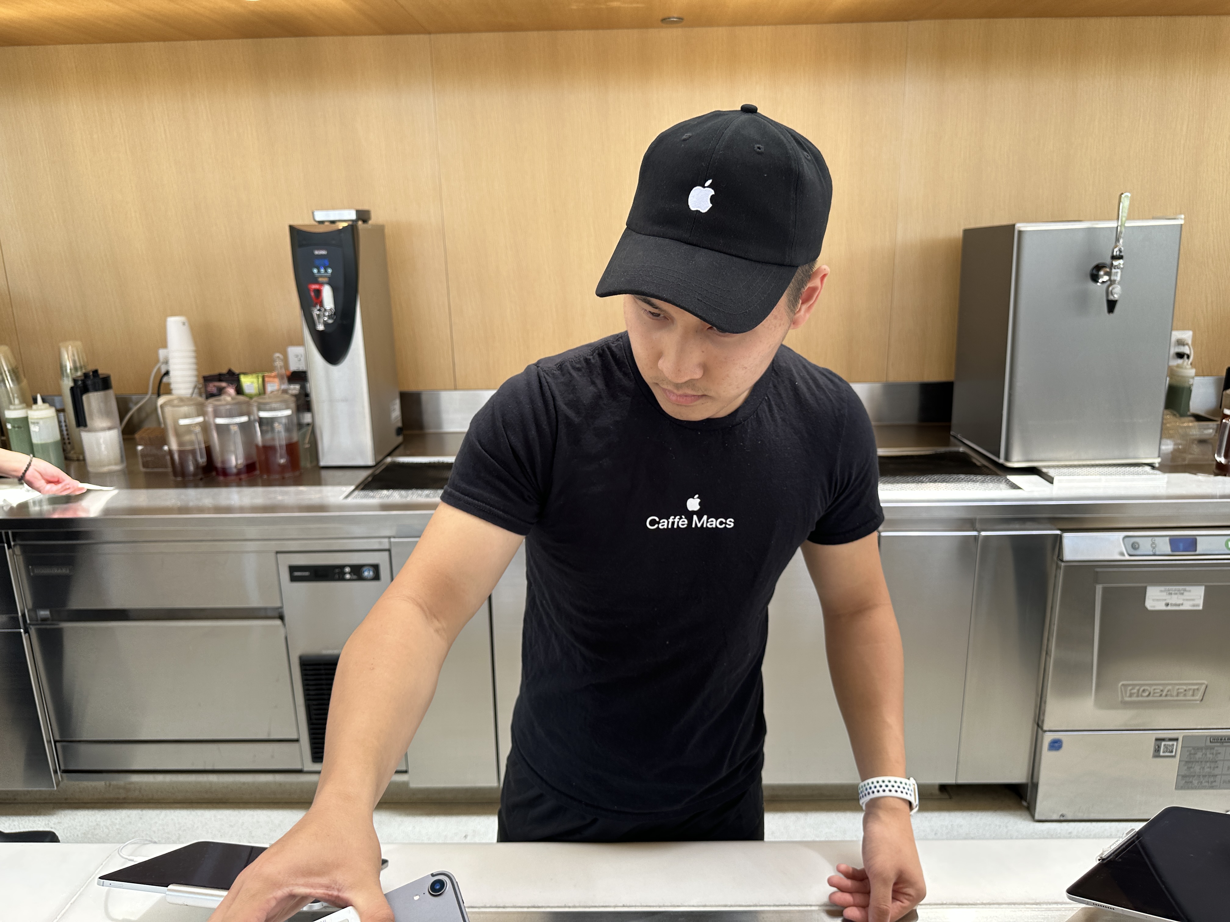 barista at cafe macs