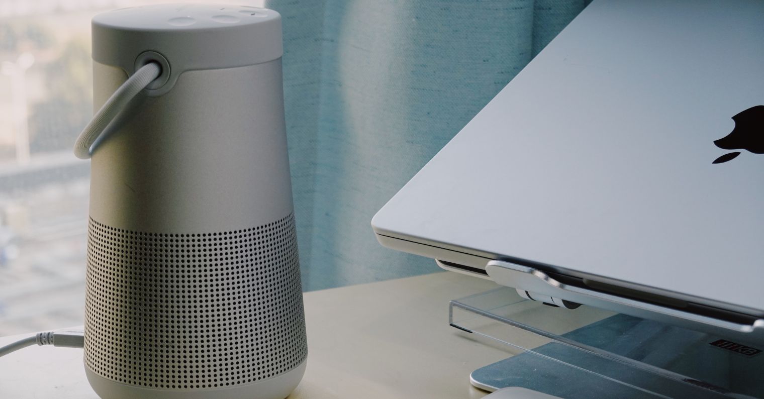 smart speaker and laptop