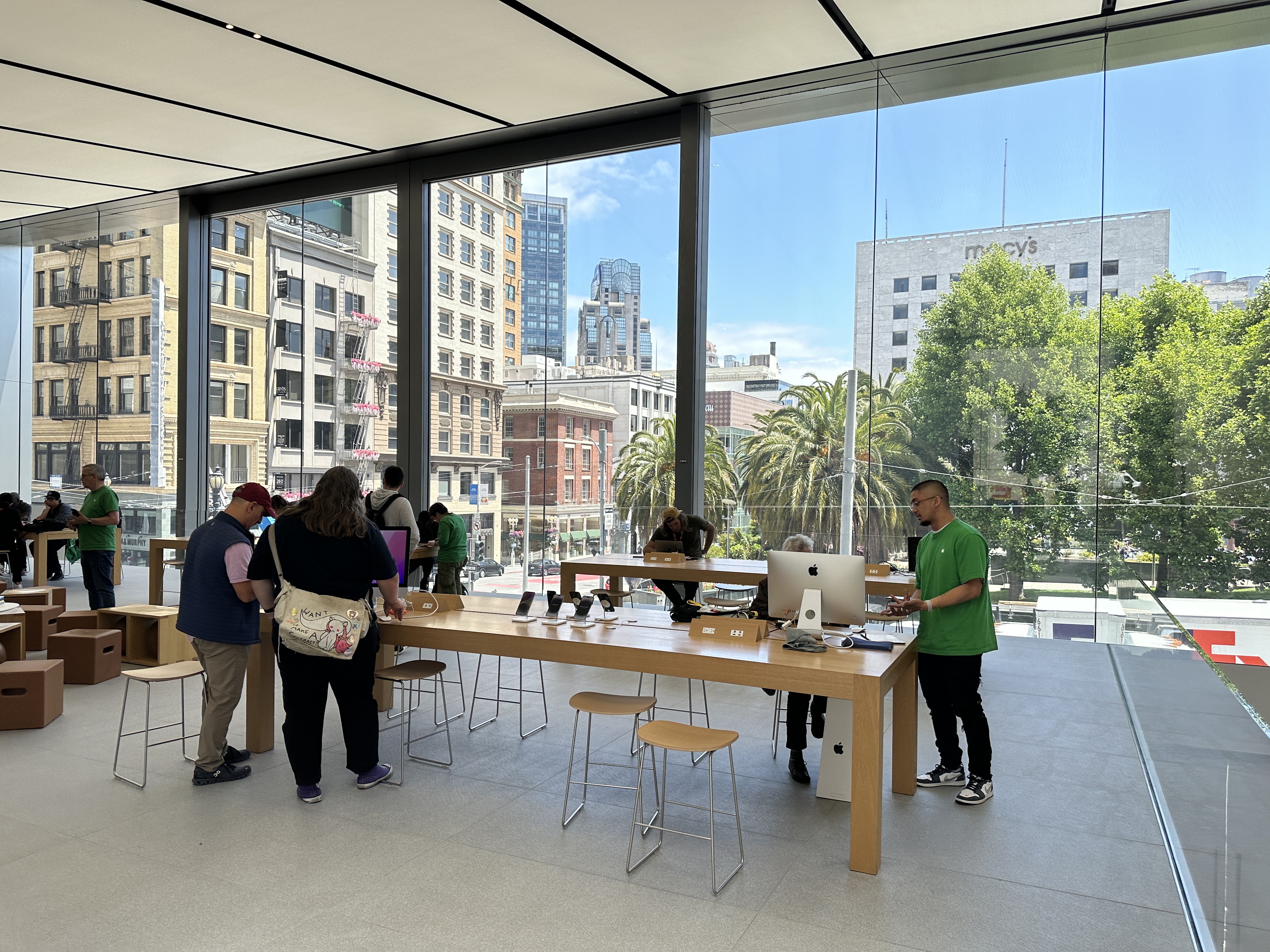 tech store city view