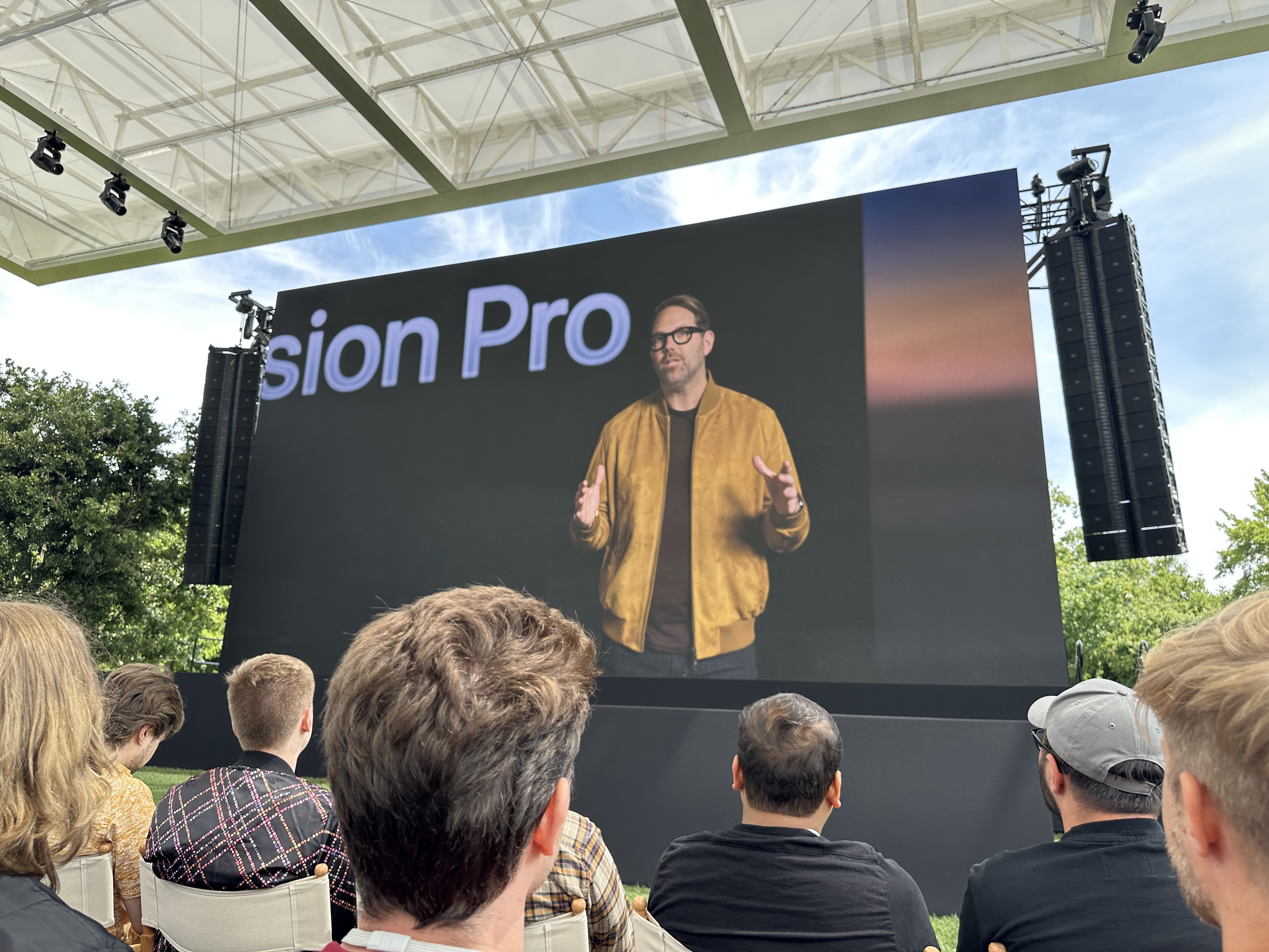 vision pro speaker