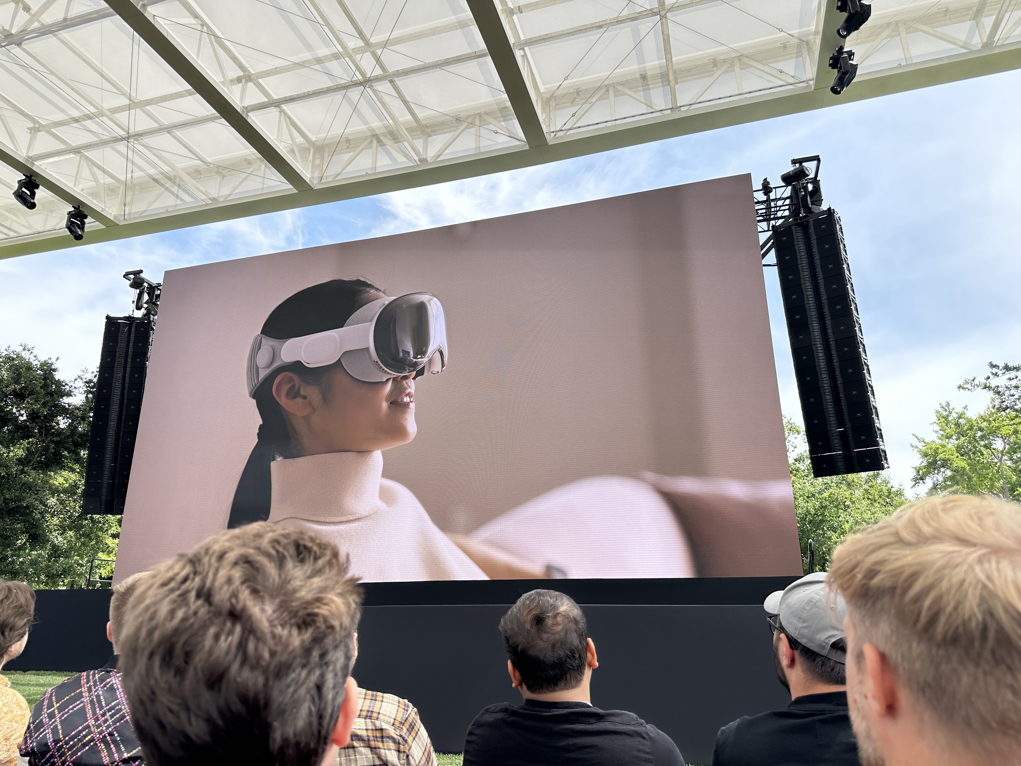 vr headset presentation