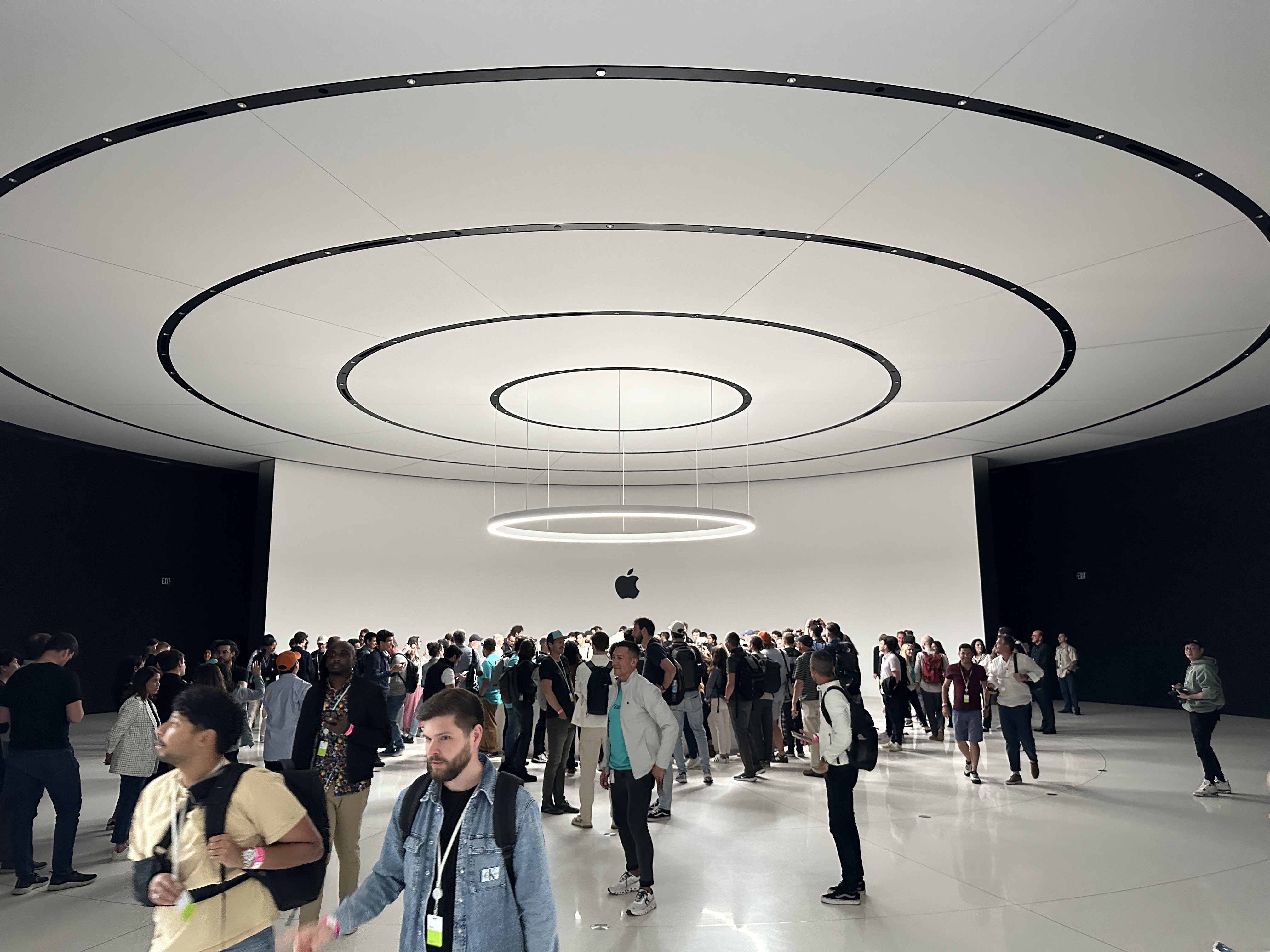 apple event crowd
