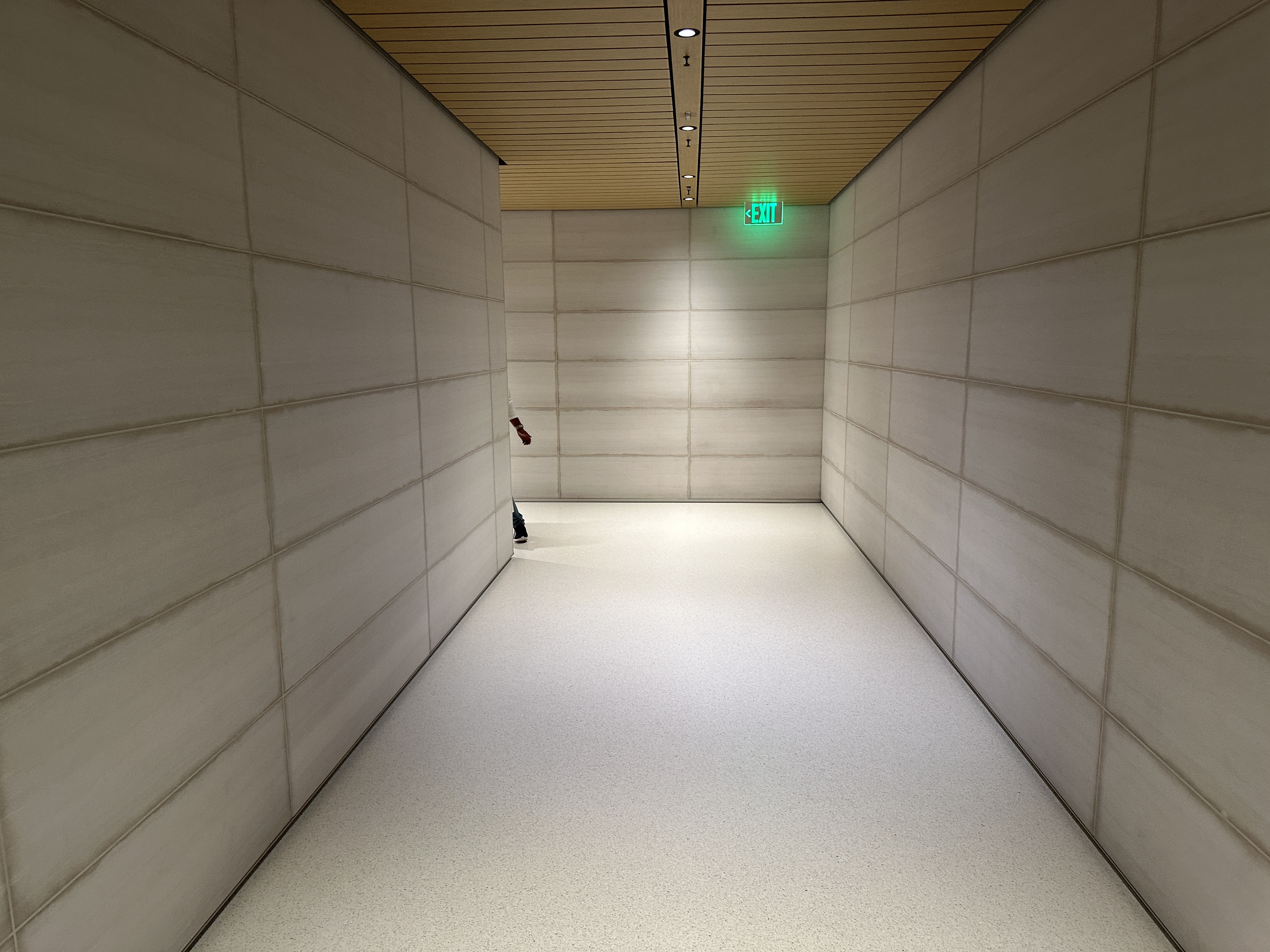 apple store hallway