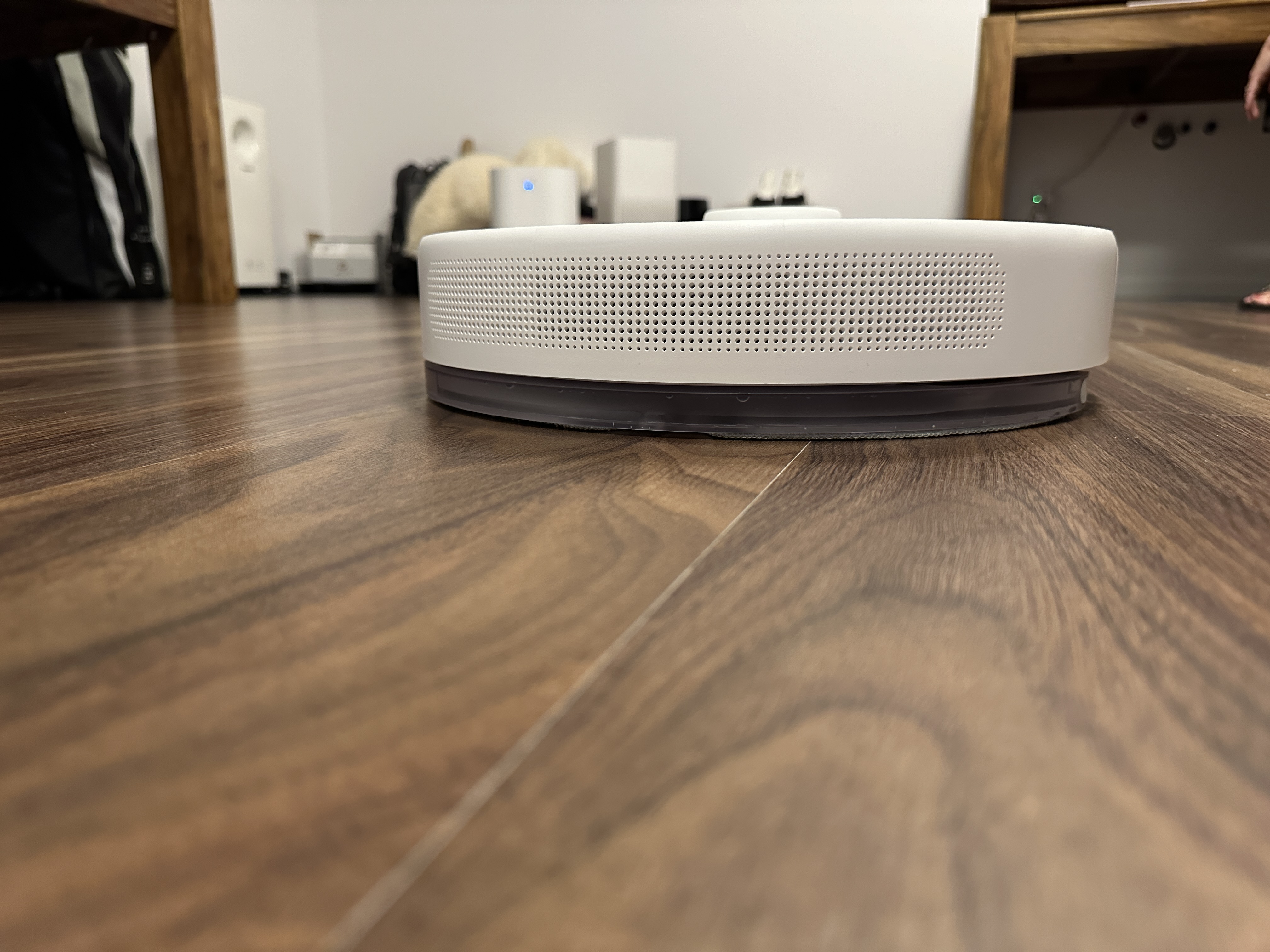 robot vacuum low angle