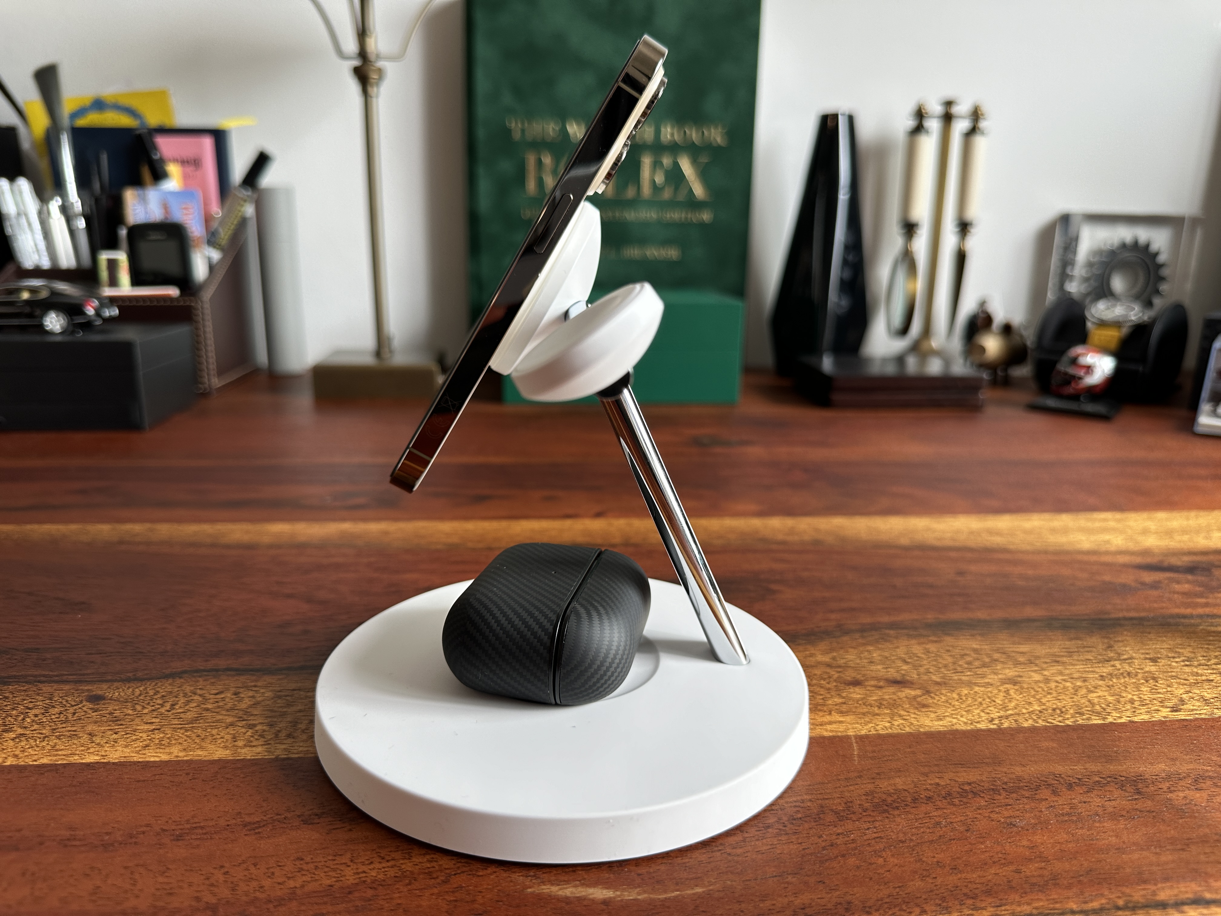 wireless charging stand with devices