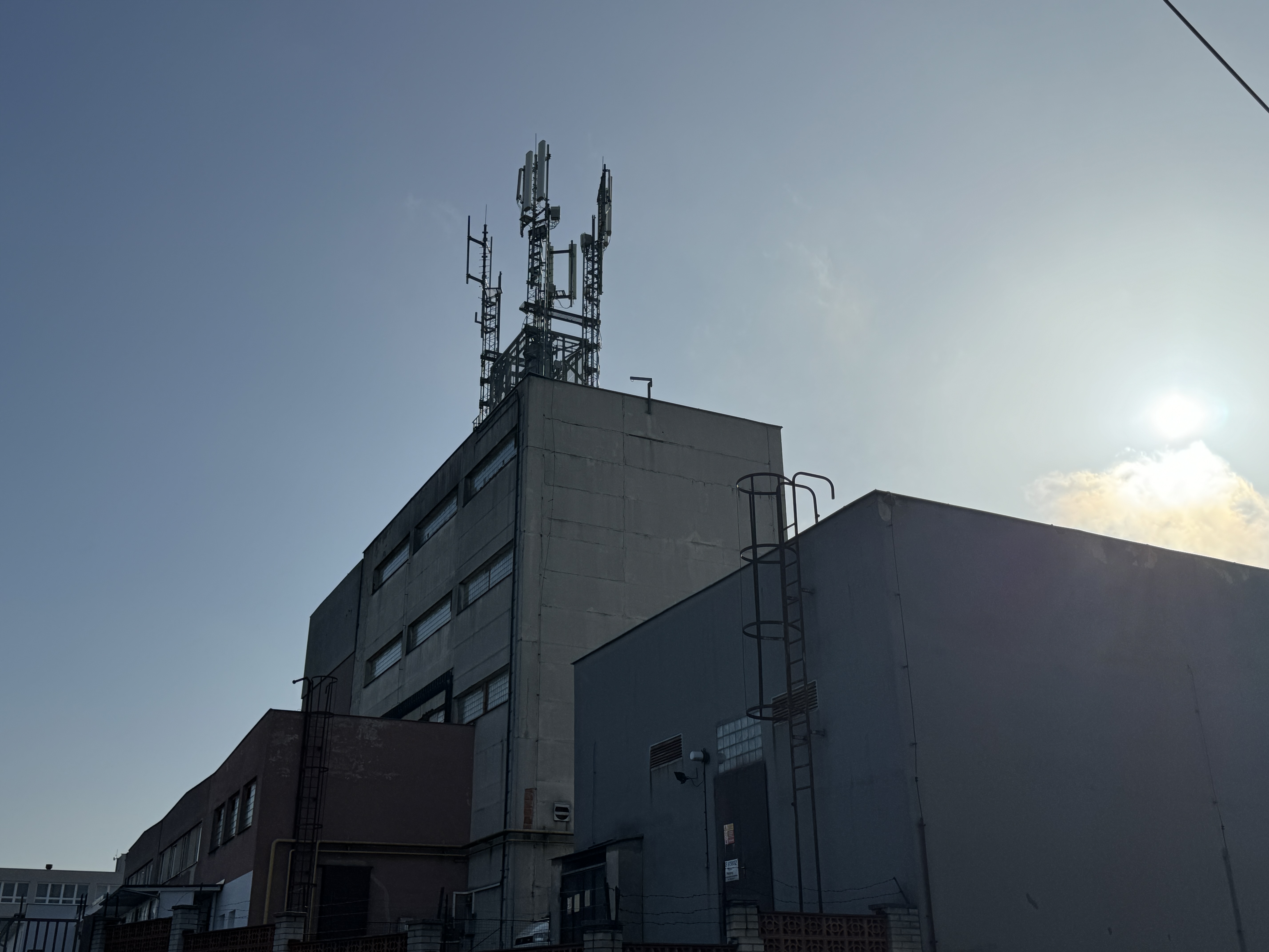 building rooftop antennas