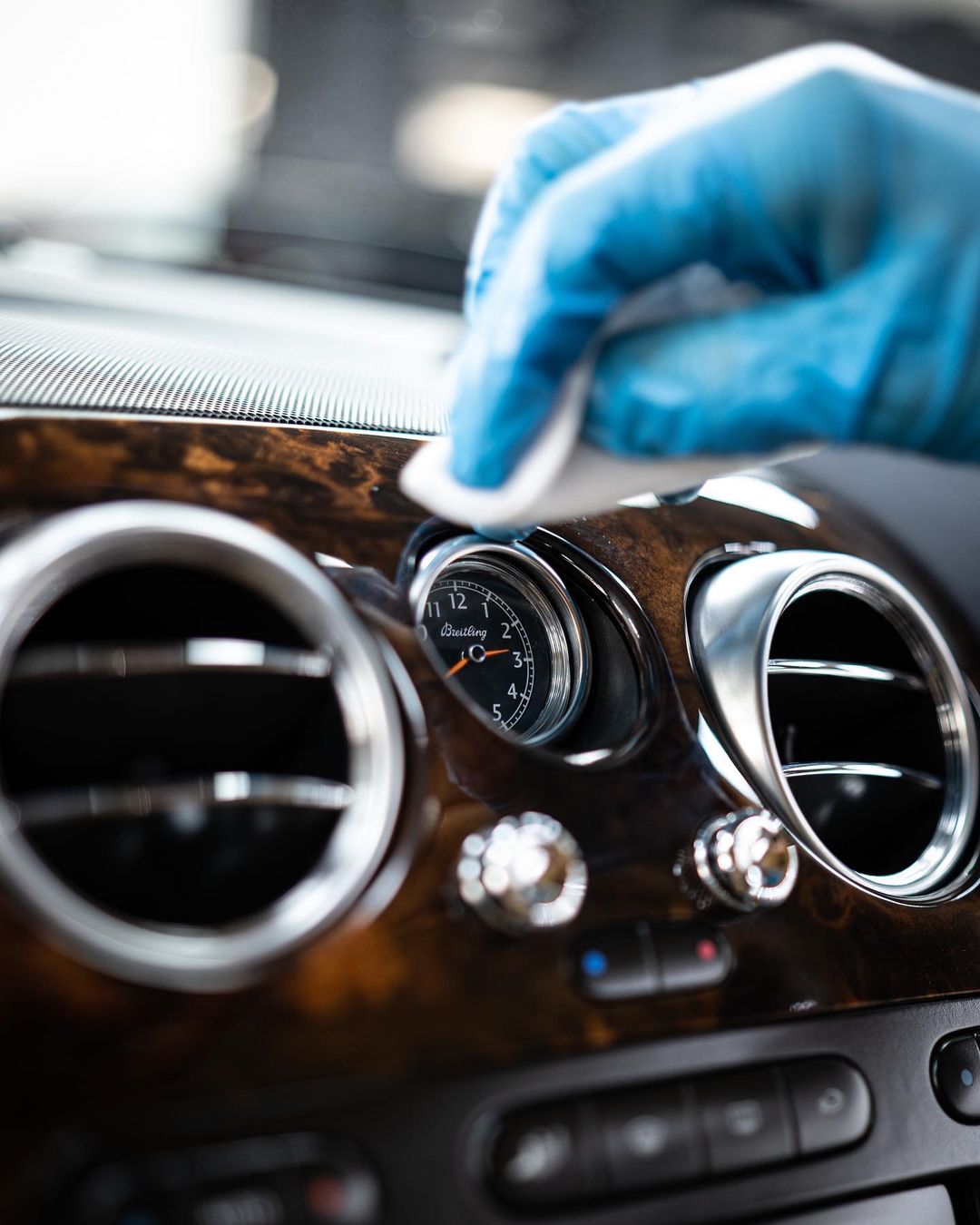 car dashboard cleaning