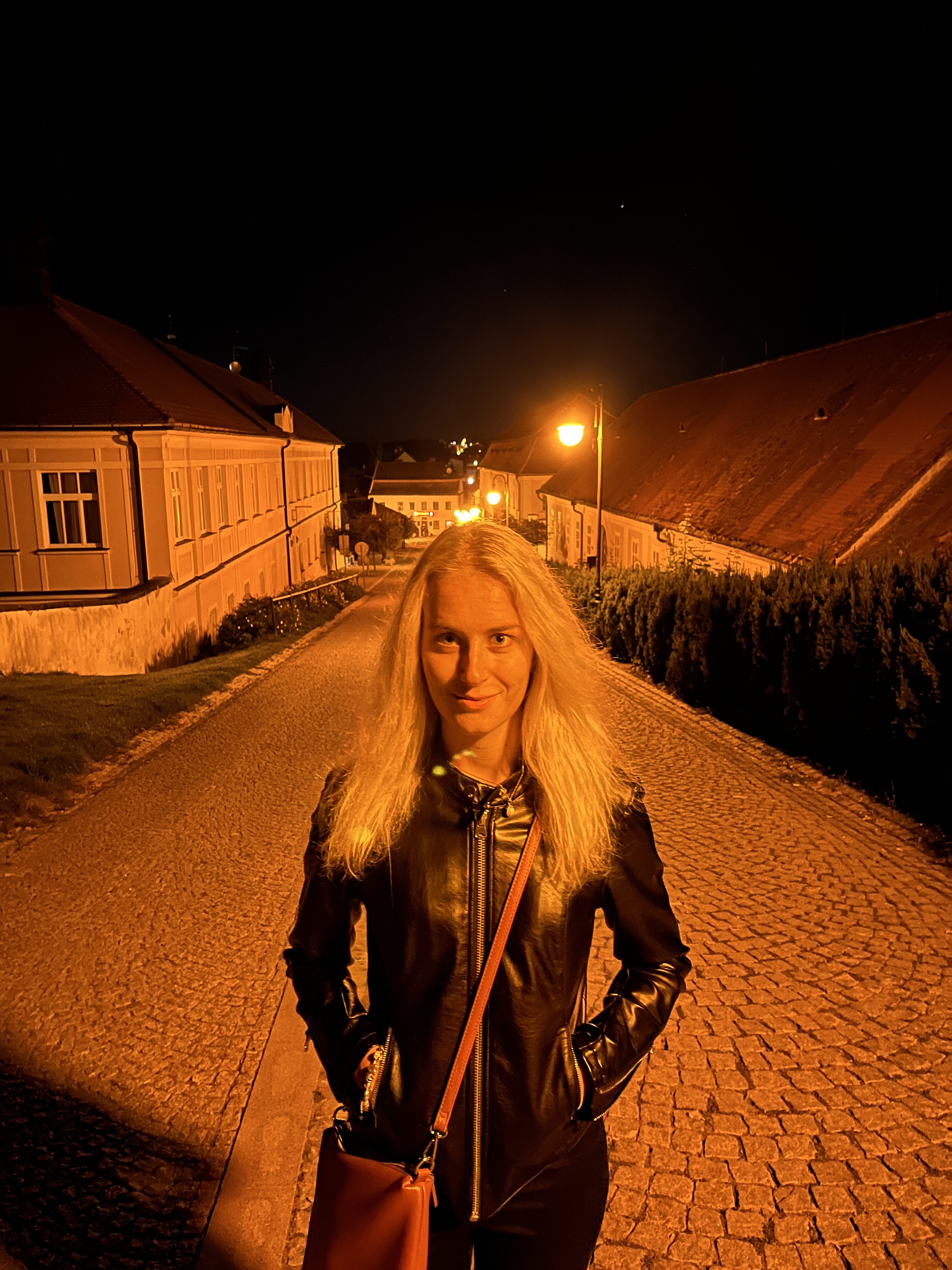 fotky iphone 13 noc 10