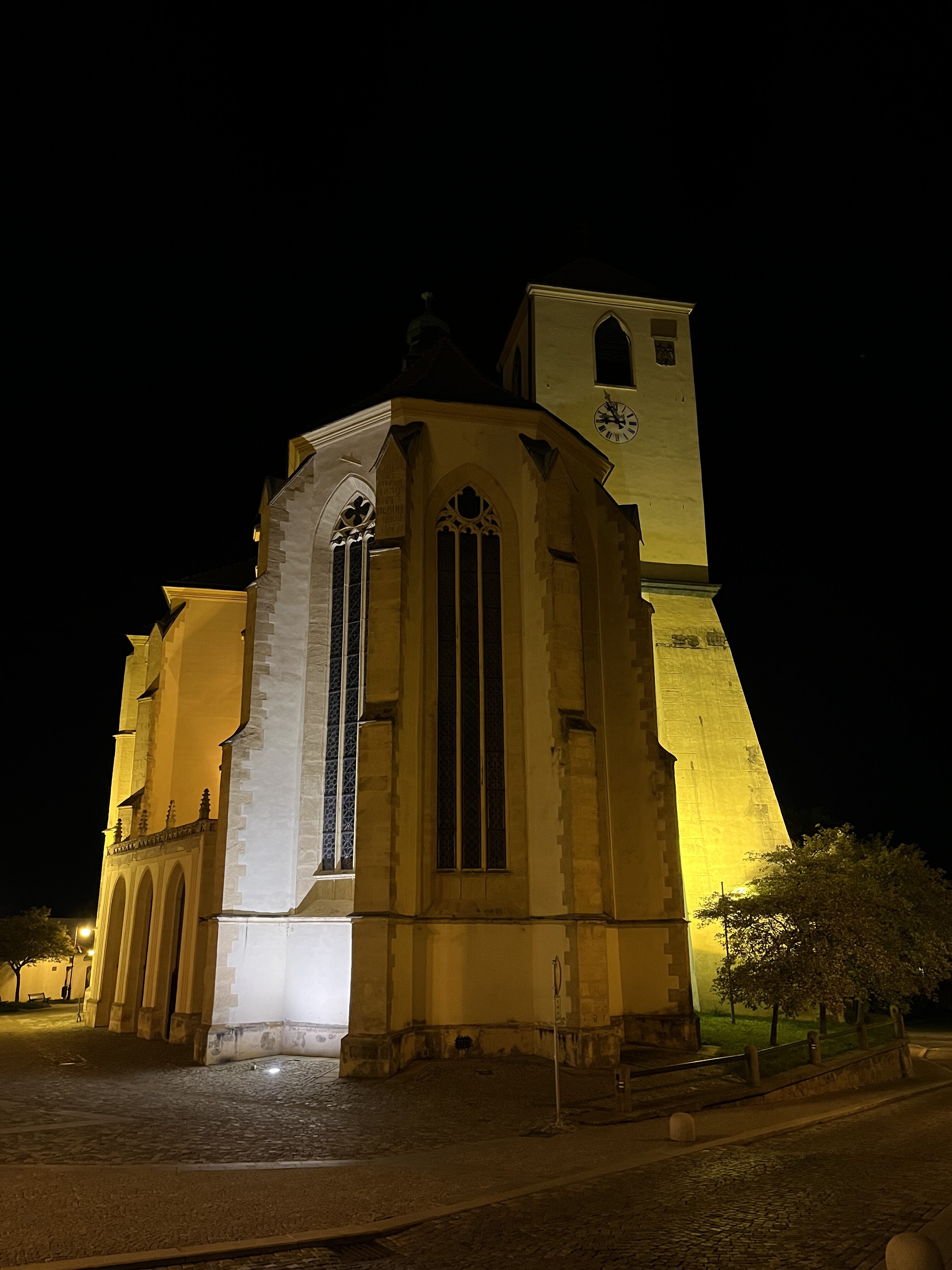 fotky iphone 13 noc 14