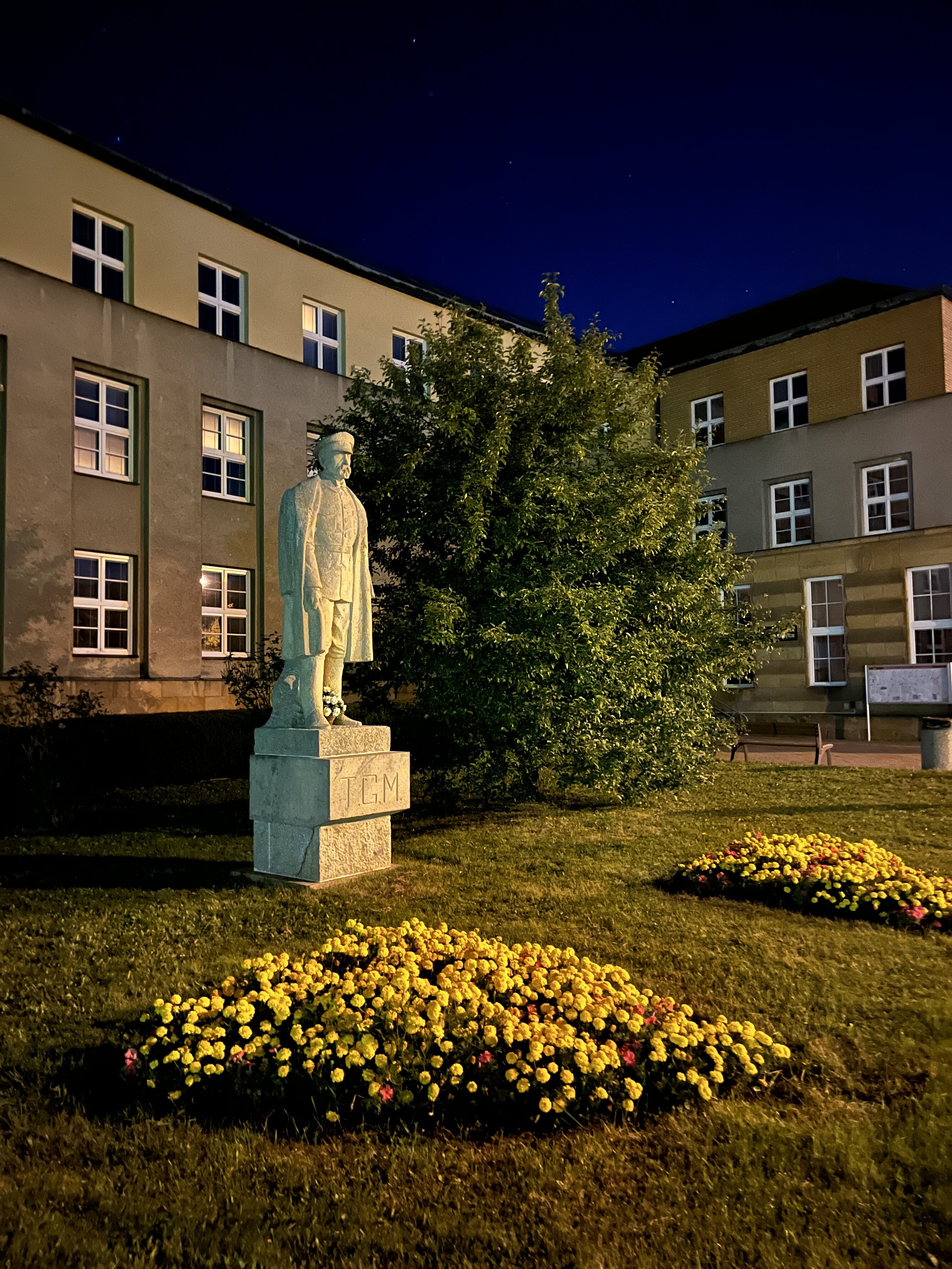 fotky iphone 13 noc 15