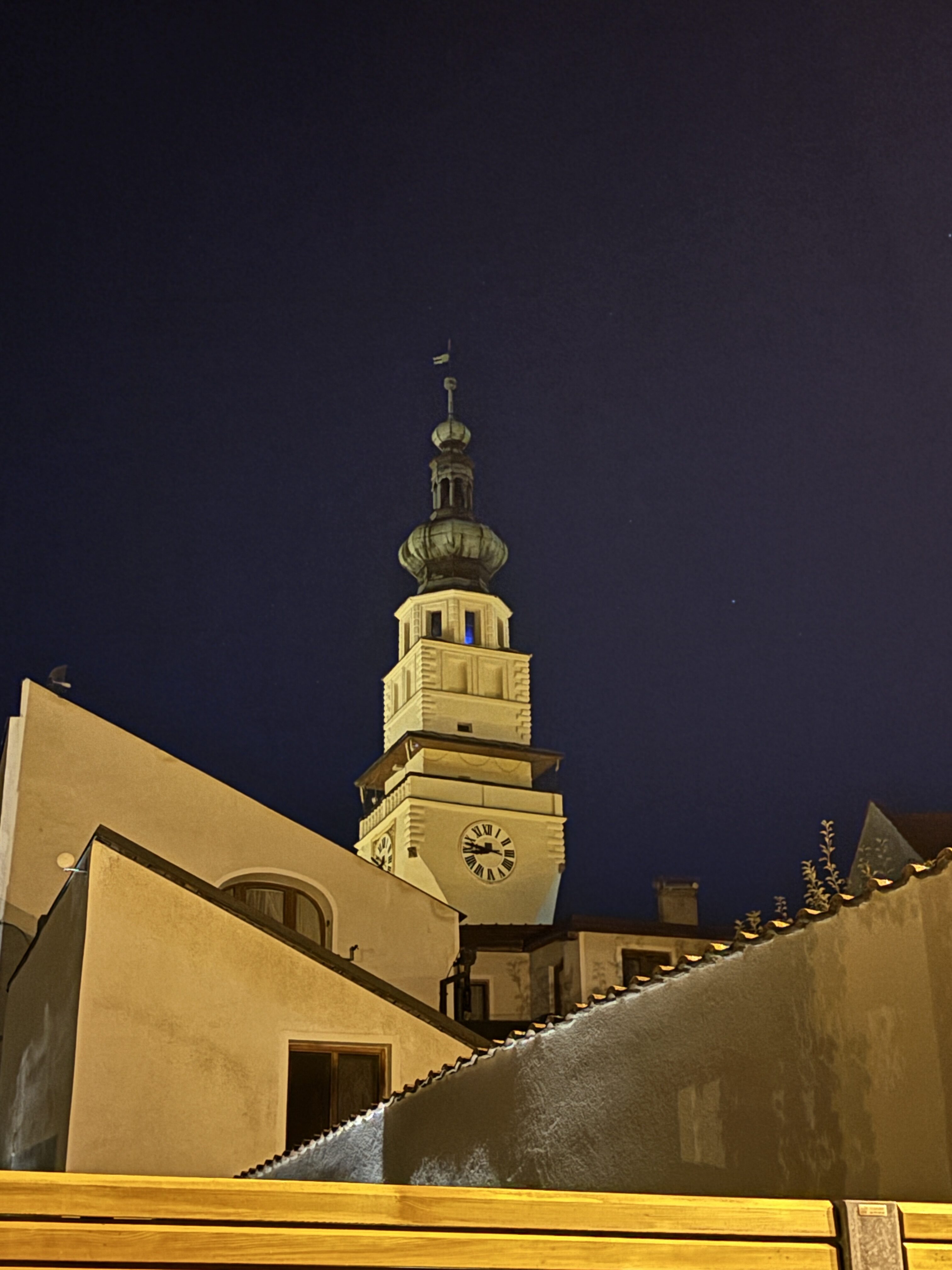 fotky iphone 15 noc 13