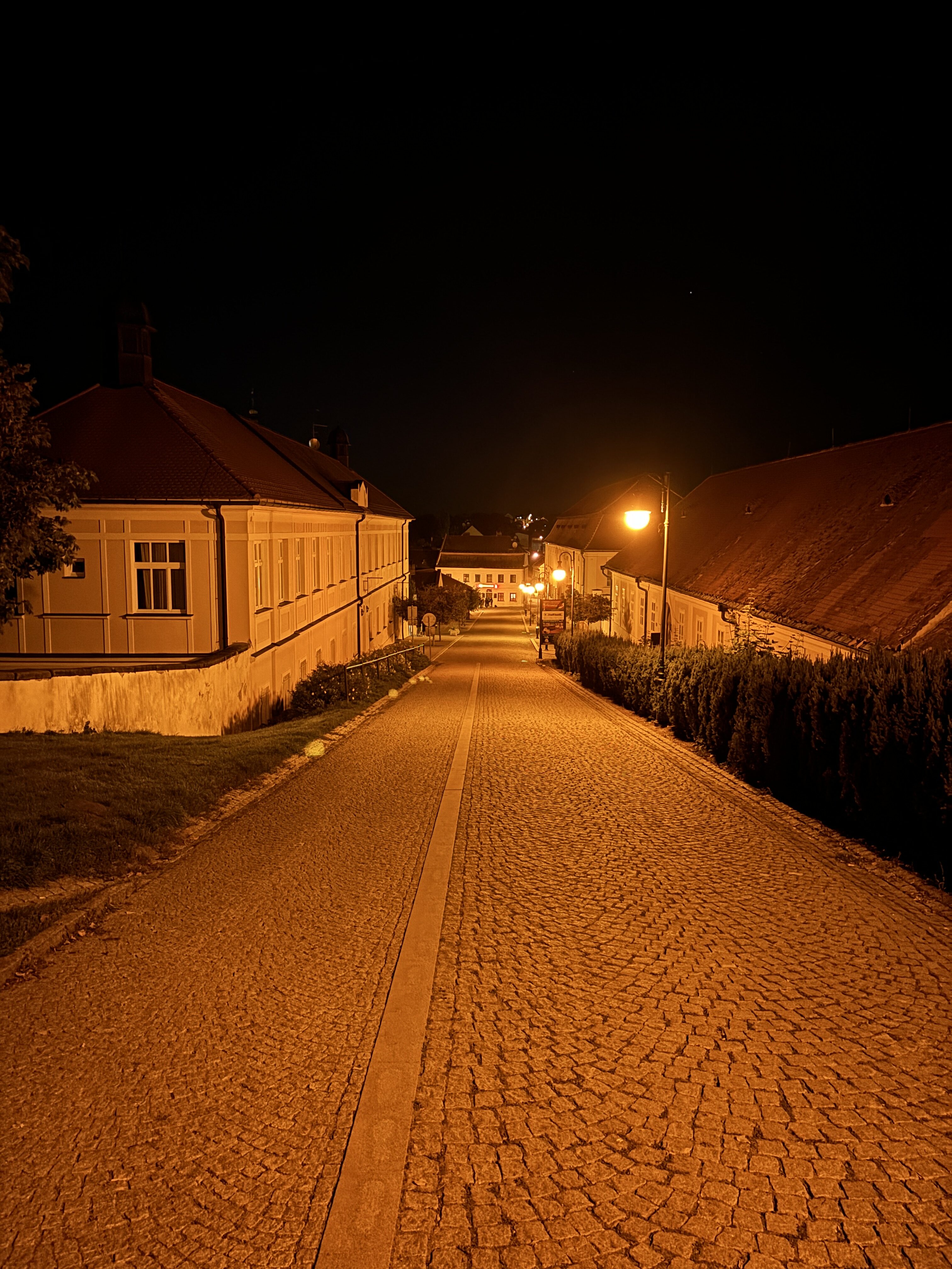 fotky iphone 15 noc 9