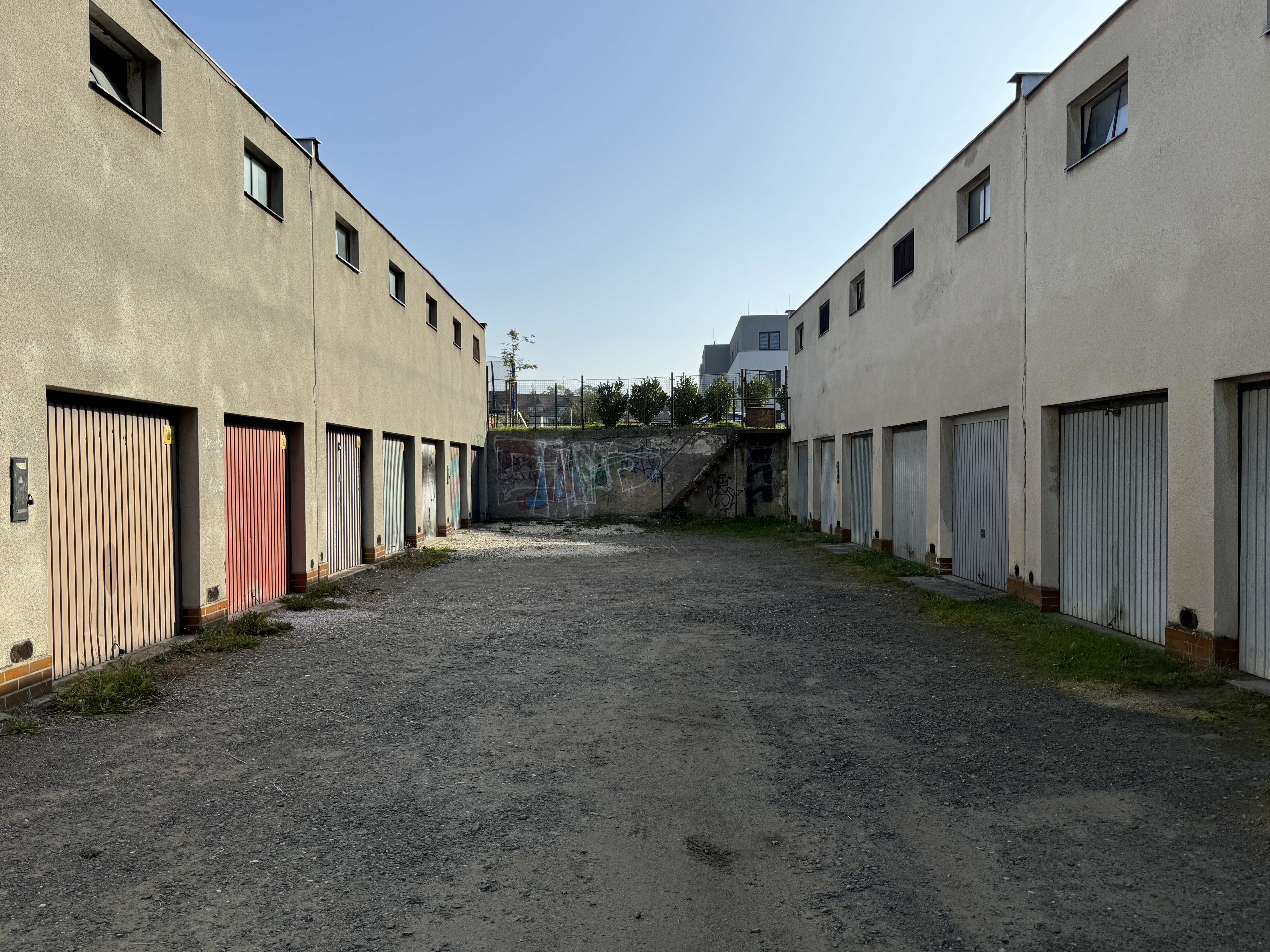 garage doors graffiti