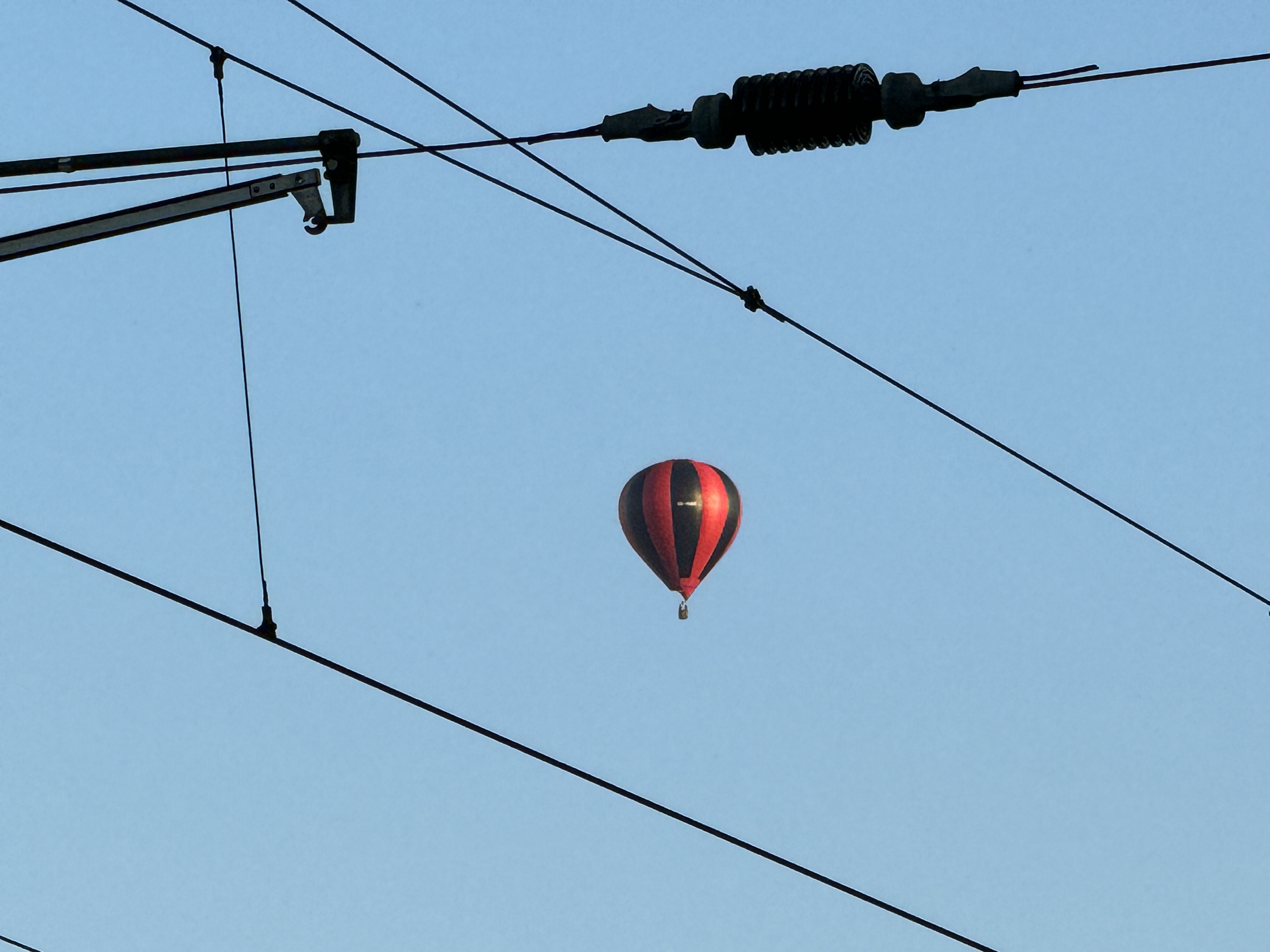 hot air balloon wires