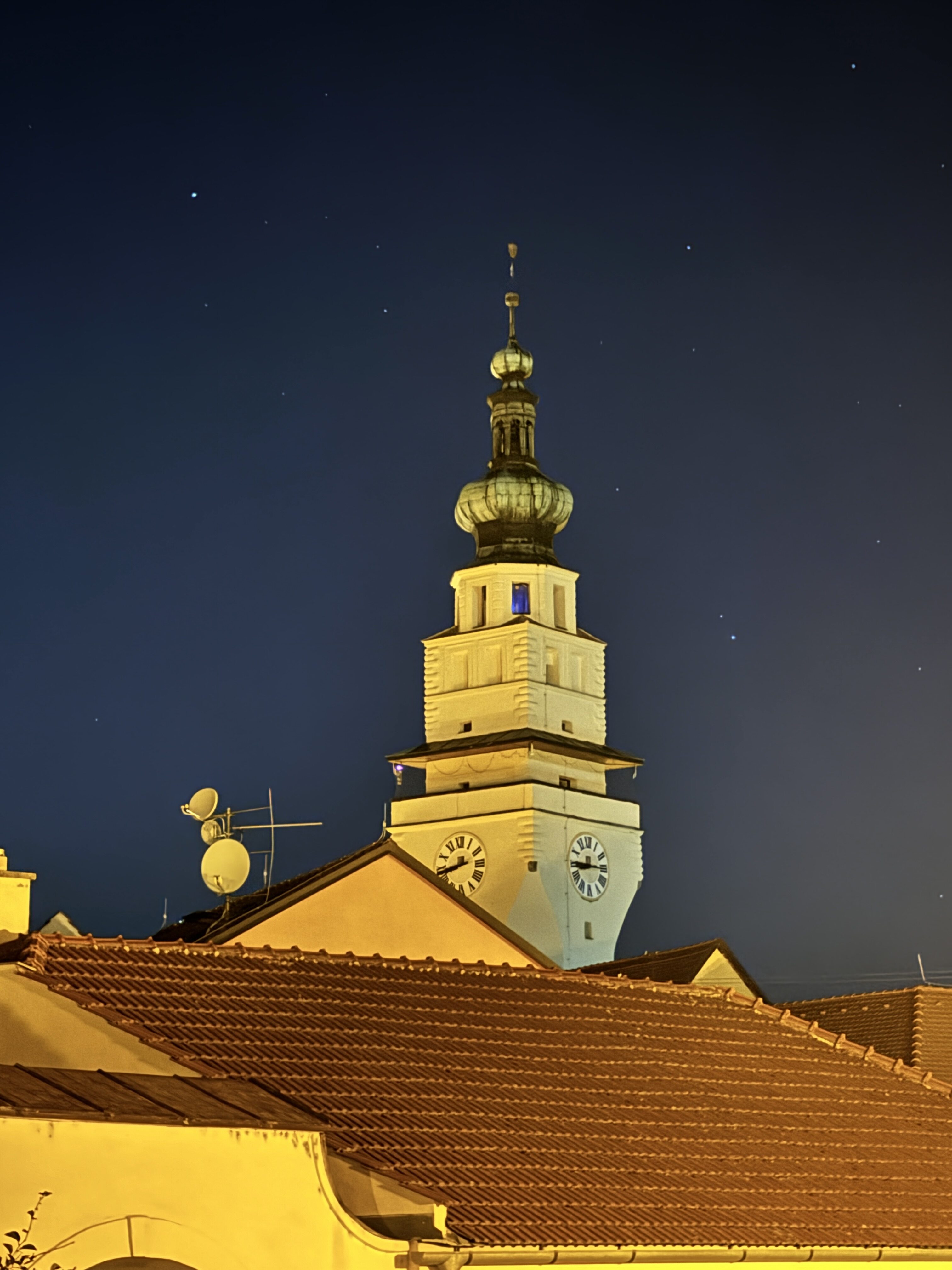 iPhone 15 pro foto noc 12