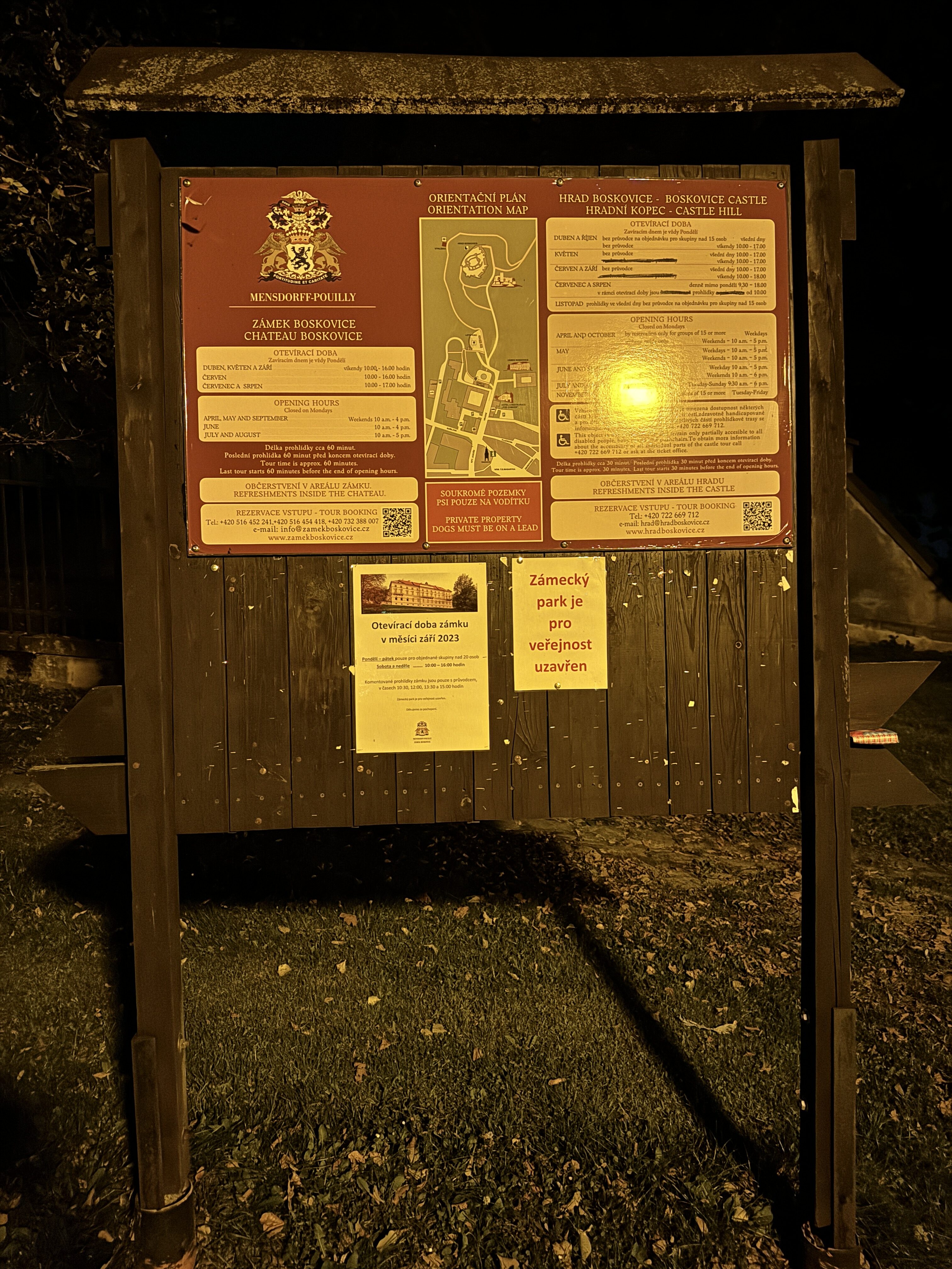 iPhone 15 pro foto noc 8