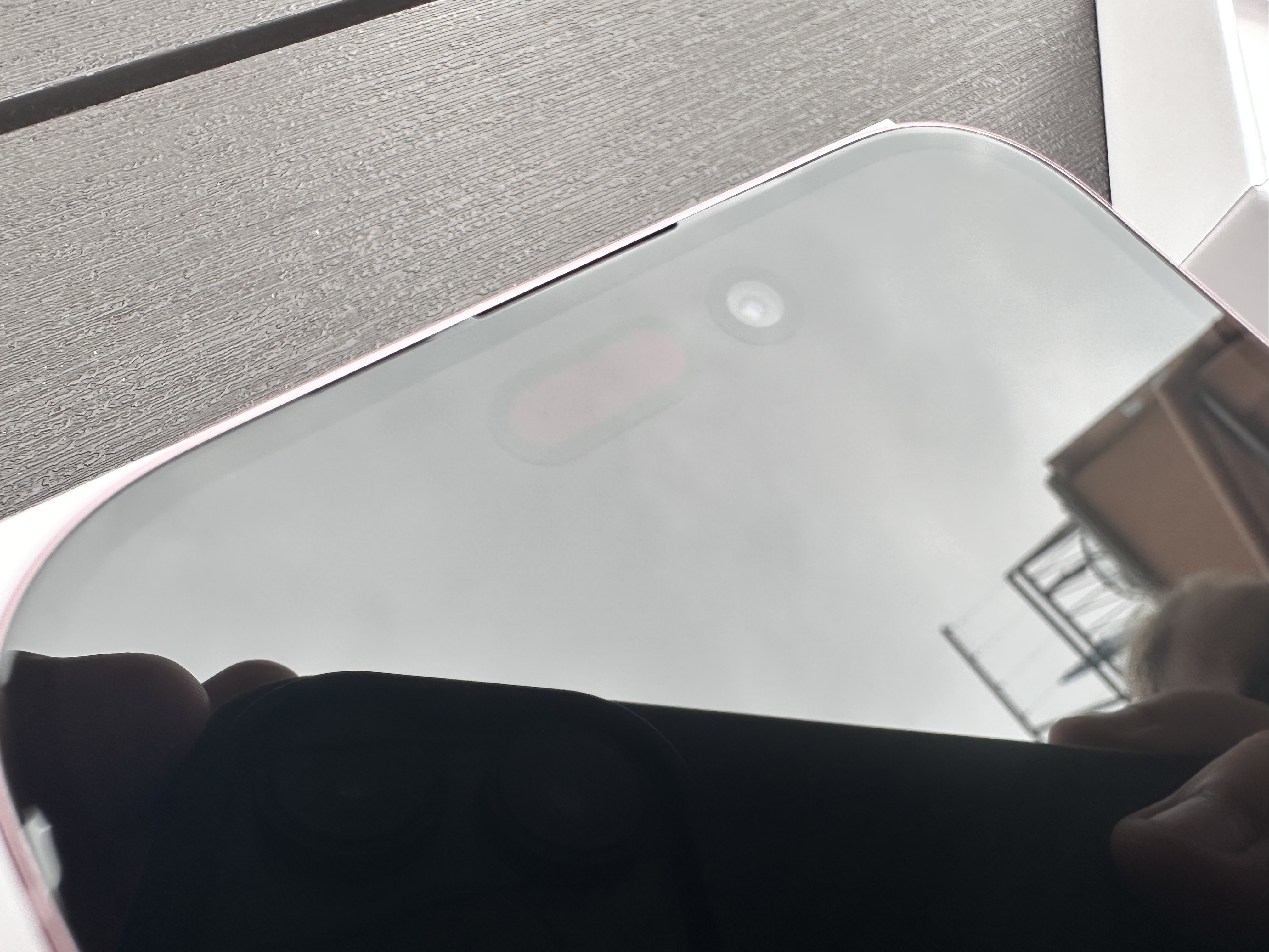 iphone screen reflection