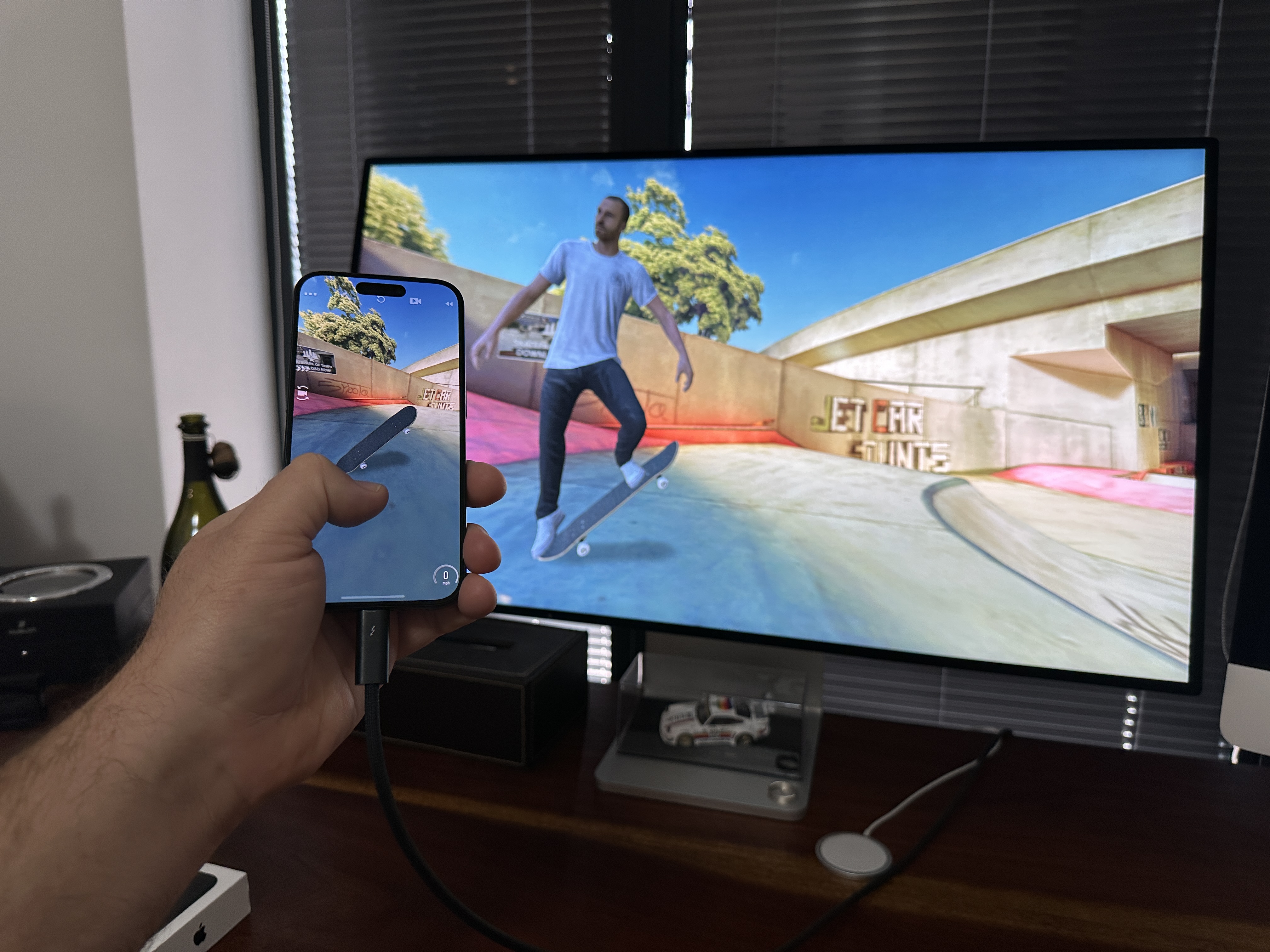 phone and monitor skateboarding game