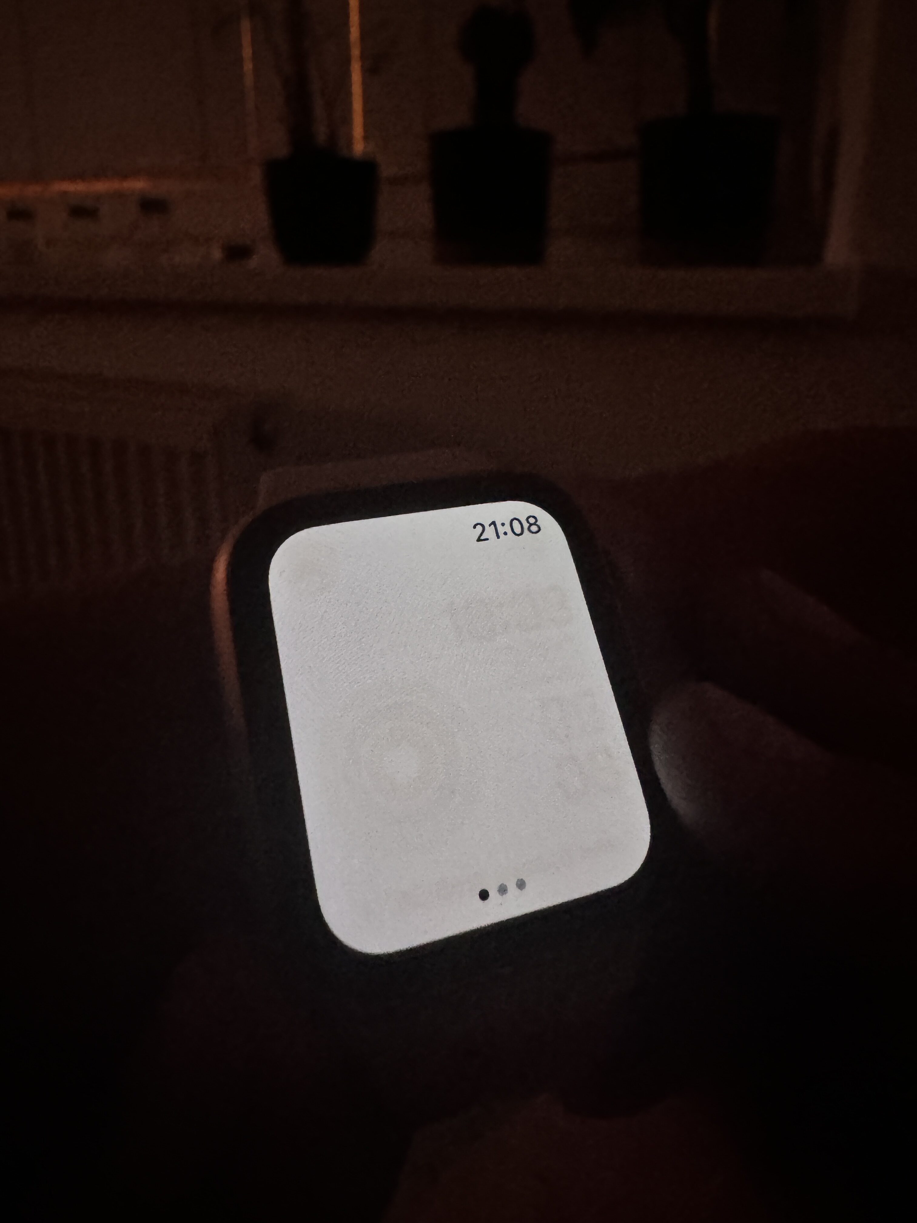 smartwatch time display dark