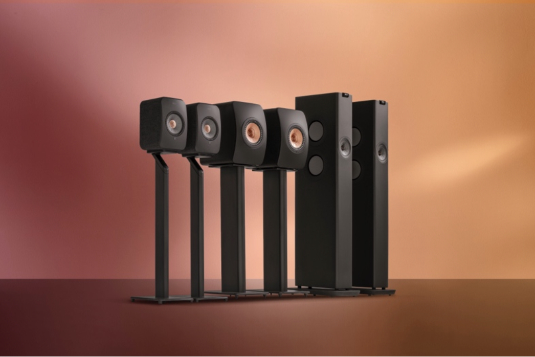 modern speaker set