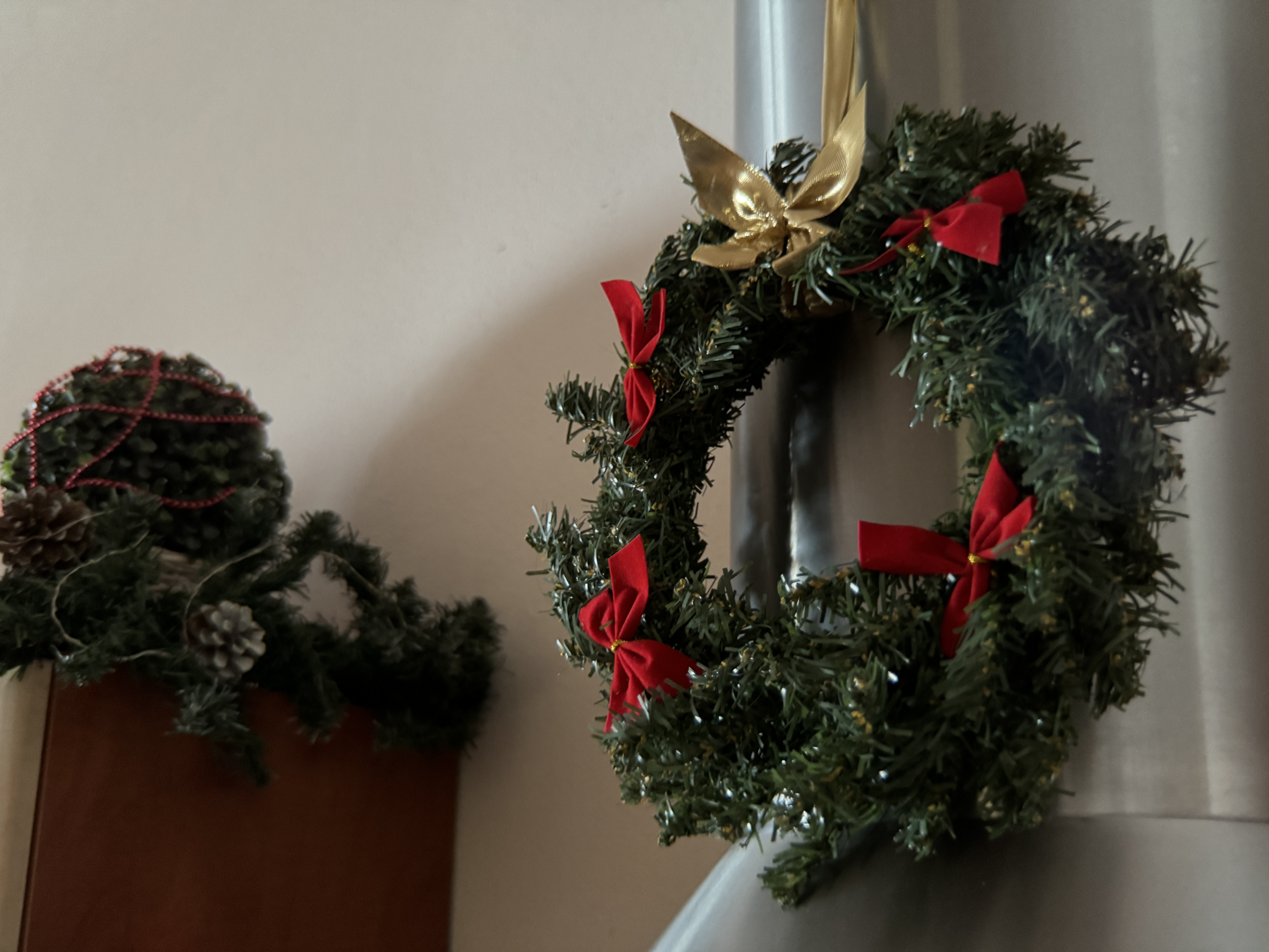 christmas wreath on staircase