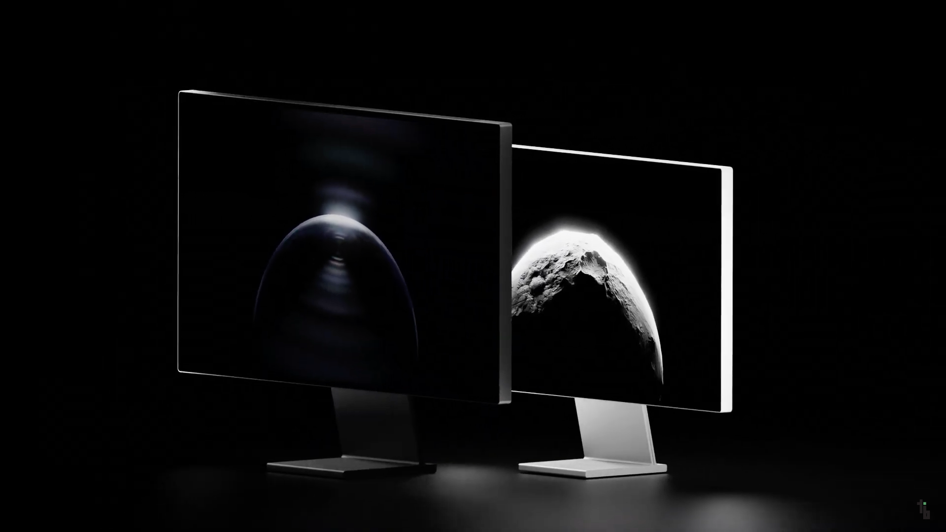 dual monitors in dark room