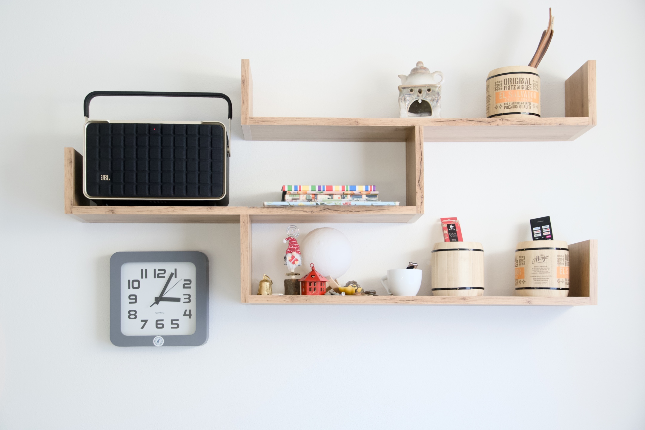 JBL Authentics 300 bookshelf