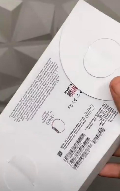 apple ultra black unity box back