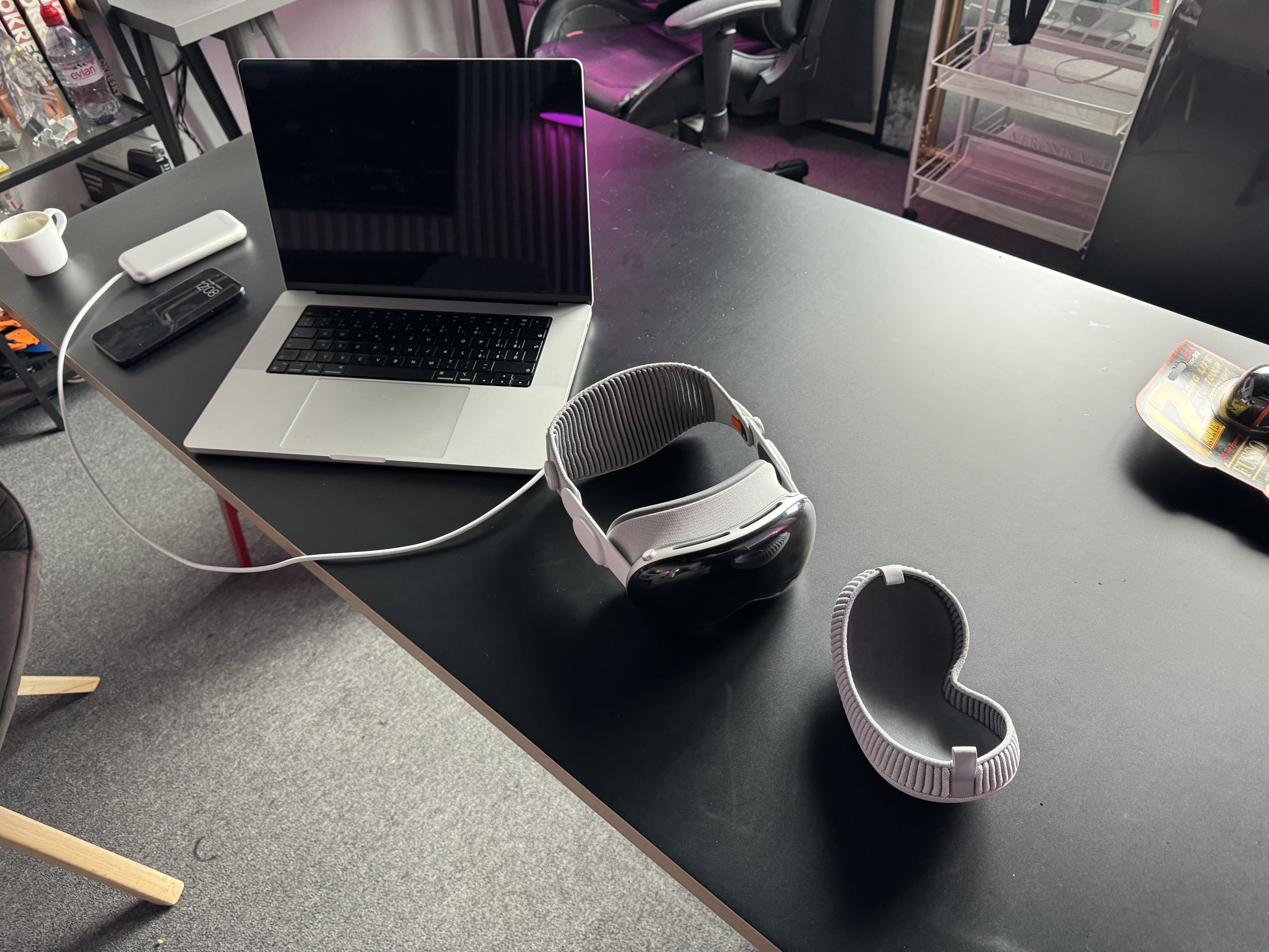 vr headset and laptop